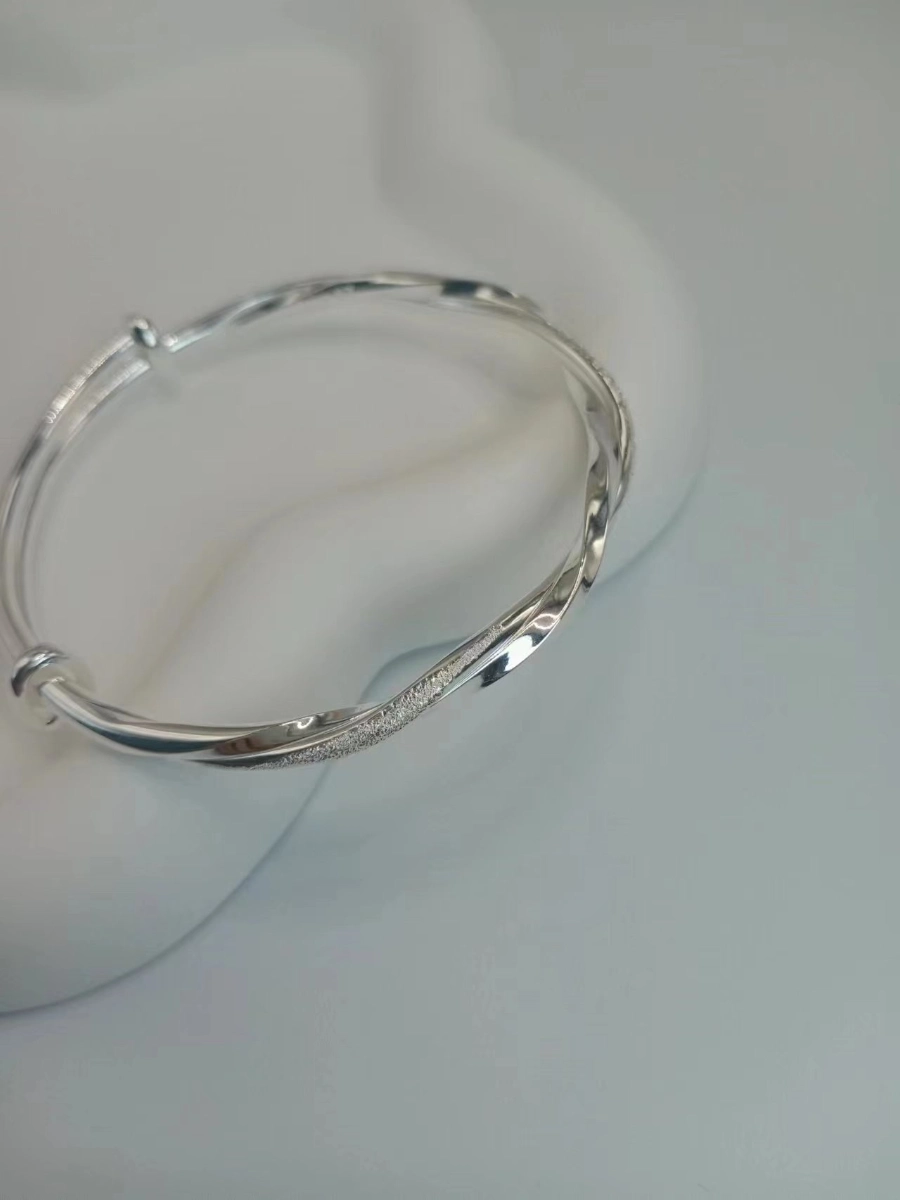 是谁还没有拥有莫比乌斯环手镯!