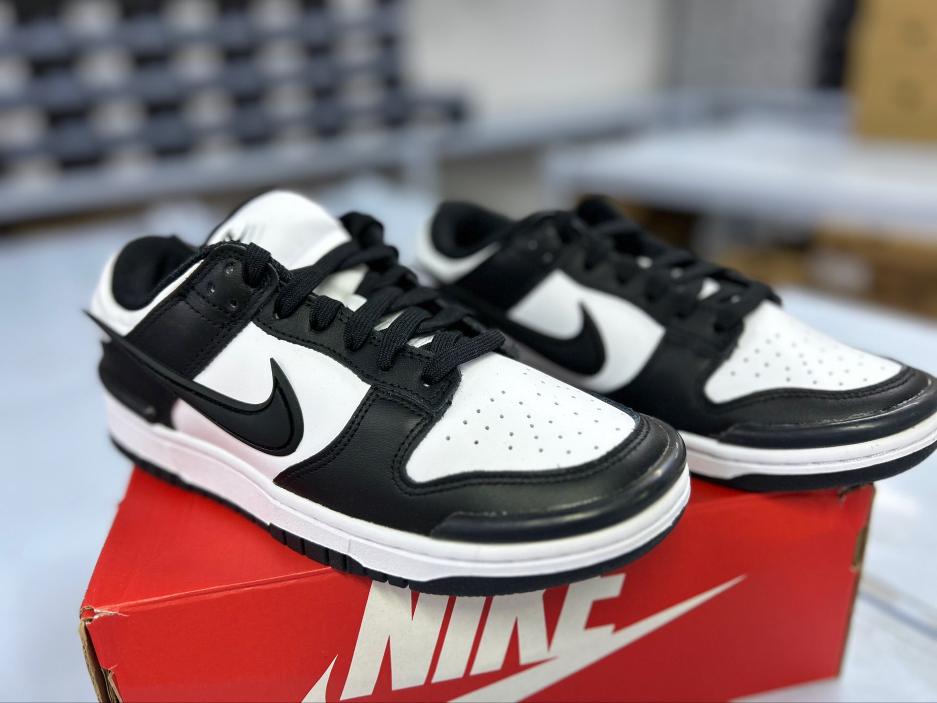 dunk黑白  谁能拒绝黑白配色的鞋  nike dunk mid panda 舒适