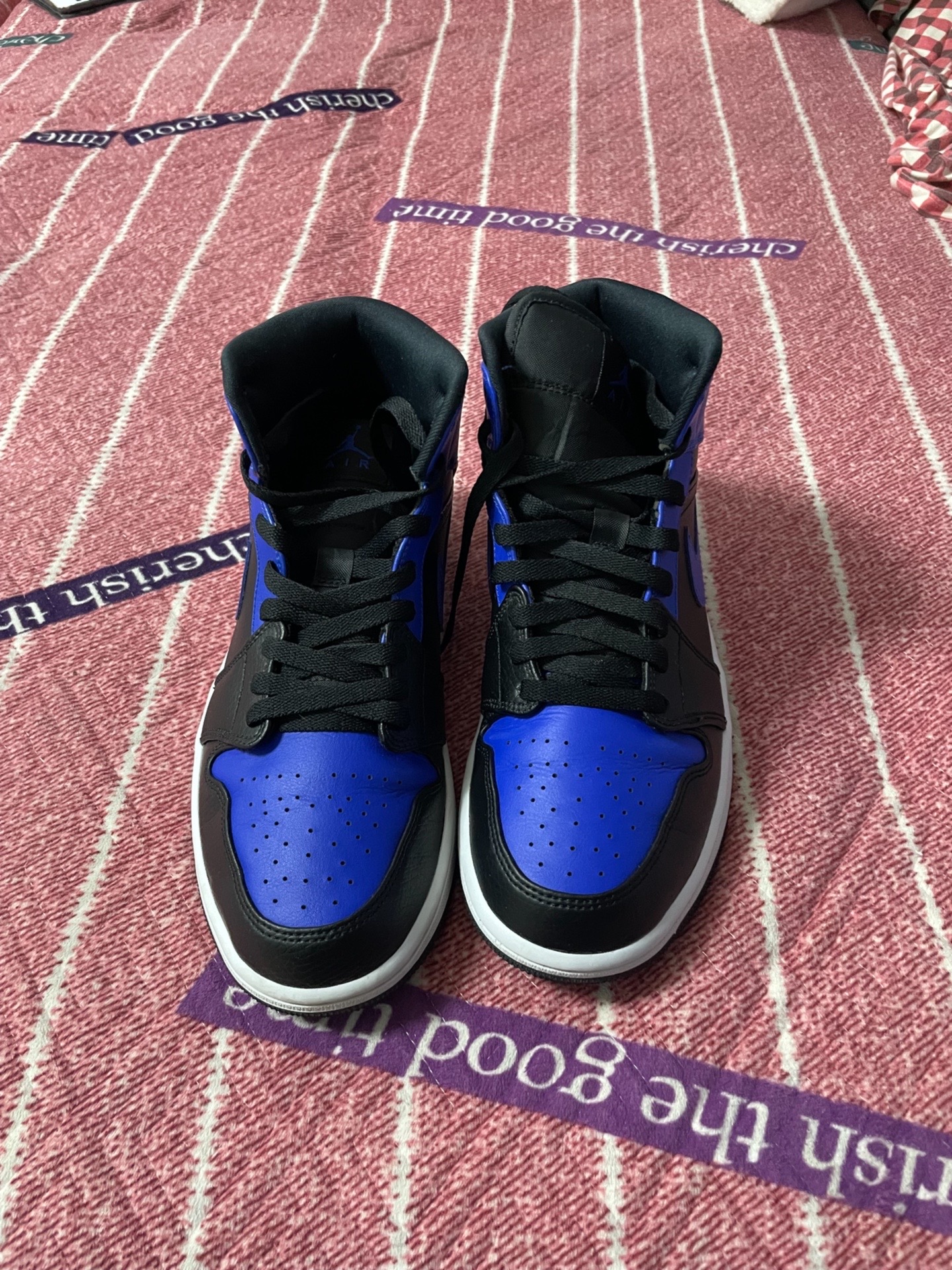 aj1mid皇家蓝真假对比图片