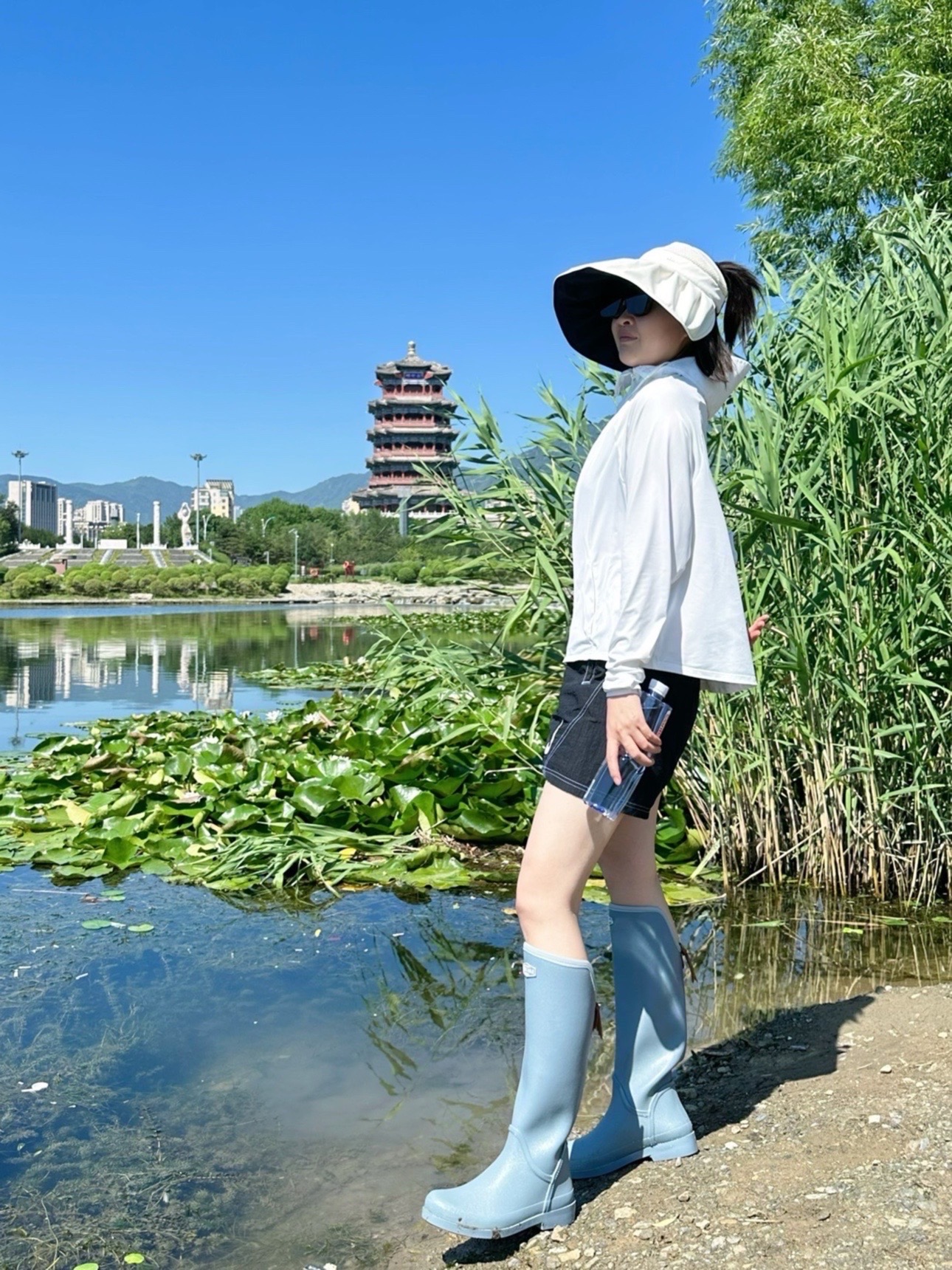 夏天一定要做好防晒呀 尤其是去水边踩水 分享新鲜的夏日玩水9215