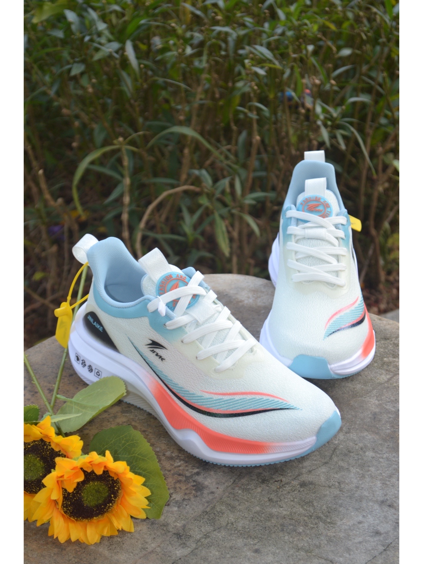 舒适轻盈,释放无限激情!金莱克户外运动鞋,让你尽情追寻乐趣