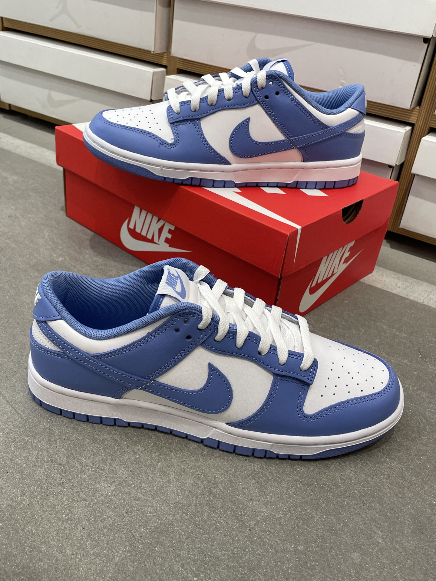 的  @得物社区小秘书  @得物app  @得物成长小助手  @得鞋狗   nike