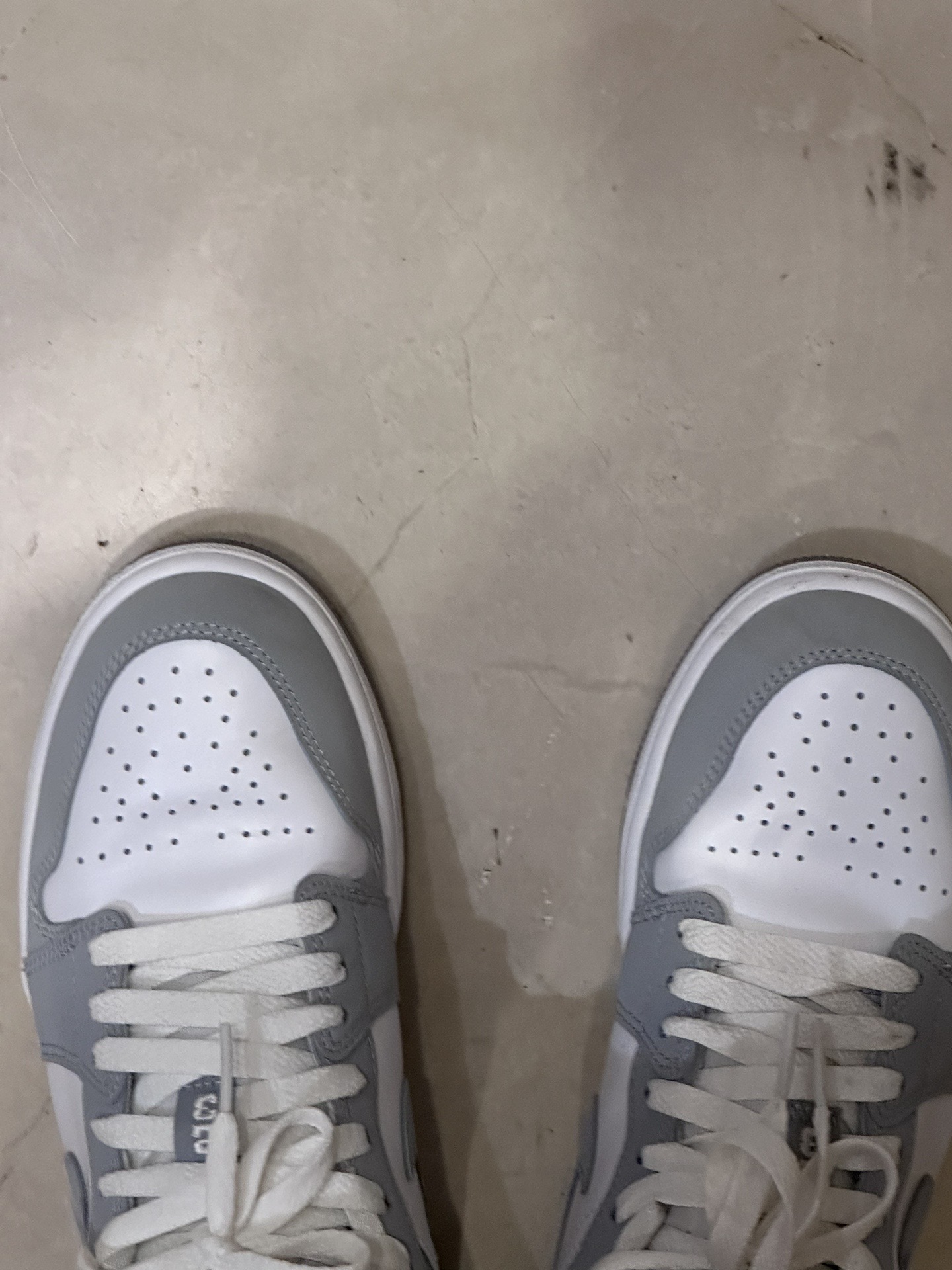 aj1小dior凹陷严重