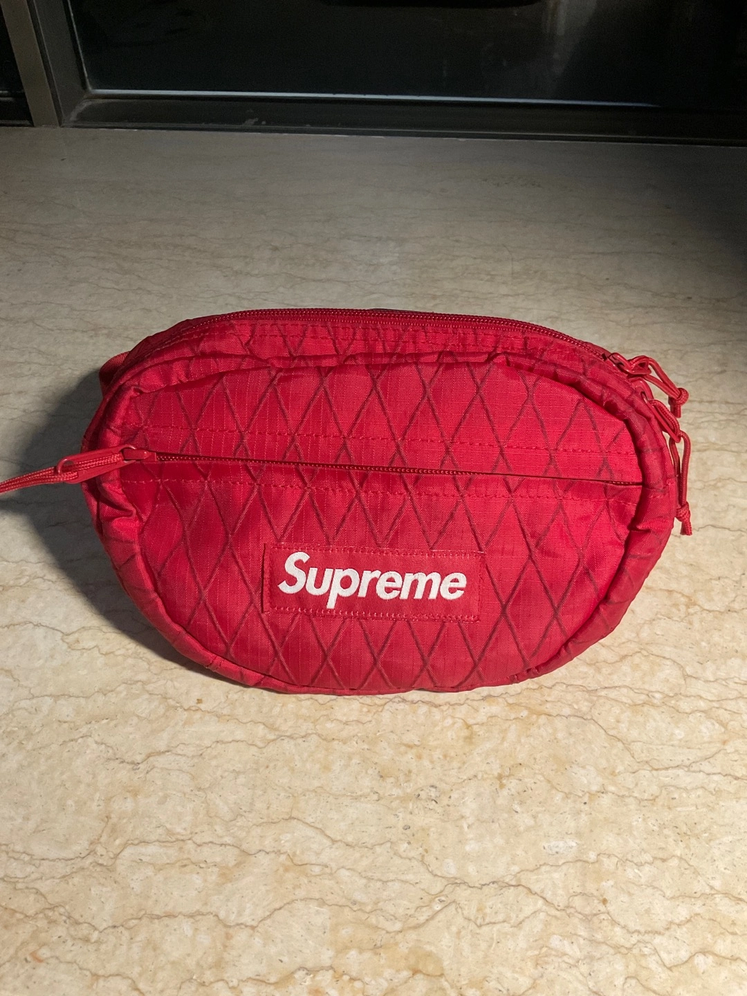 supreme fw18 waist bag red 斜挎包胸包腰包 男女