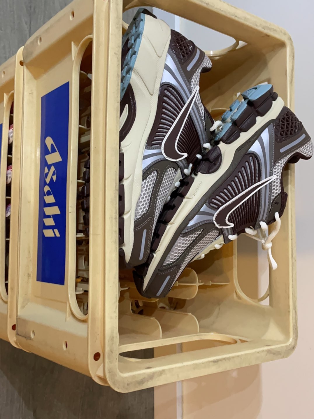 custom review-Nike Air Zoom Vomero 5 Earth Fossil Brown Women's