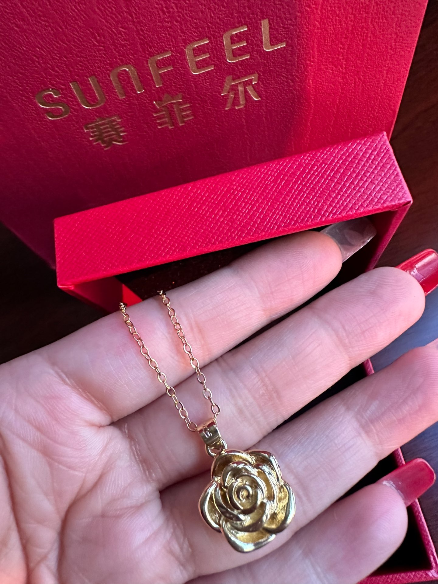 谁懂啊!这条玫瑰花项链真的很宝藏!