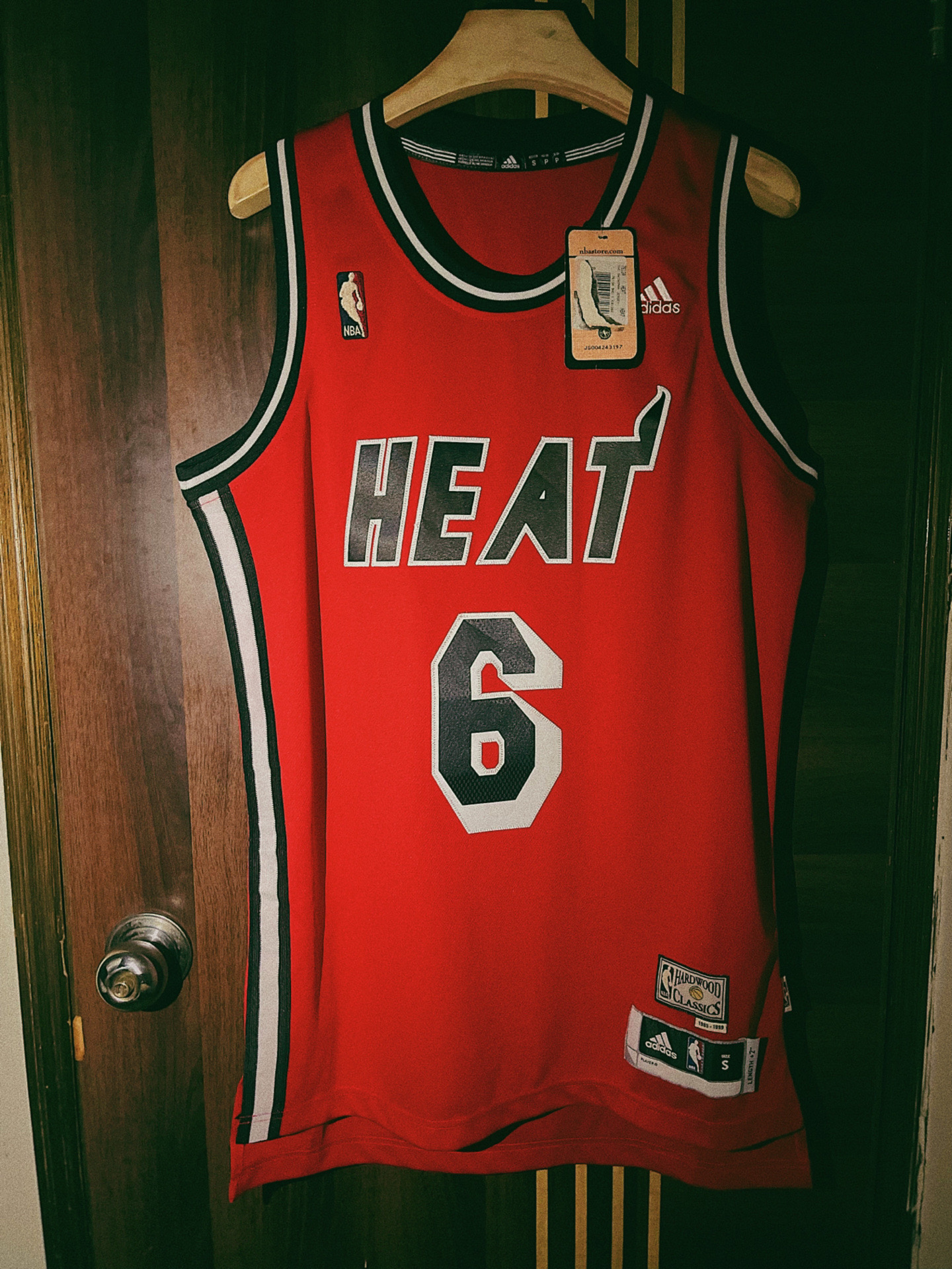 勒布朗詹姆斯热火队复古版sw球衣