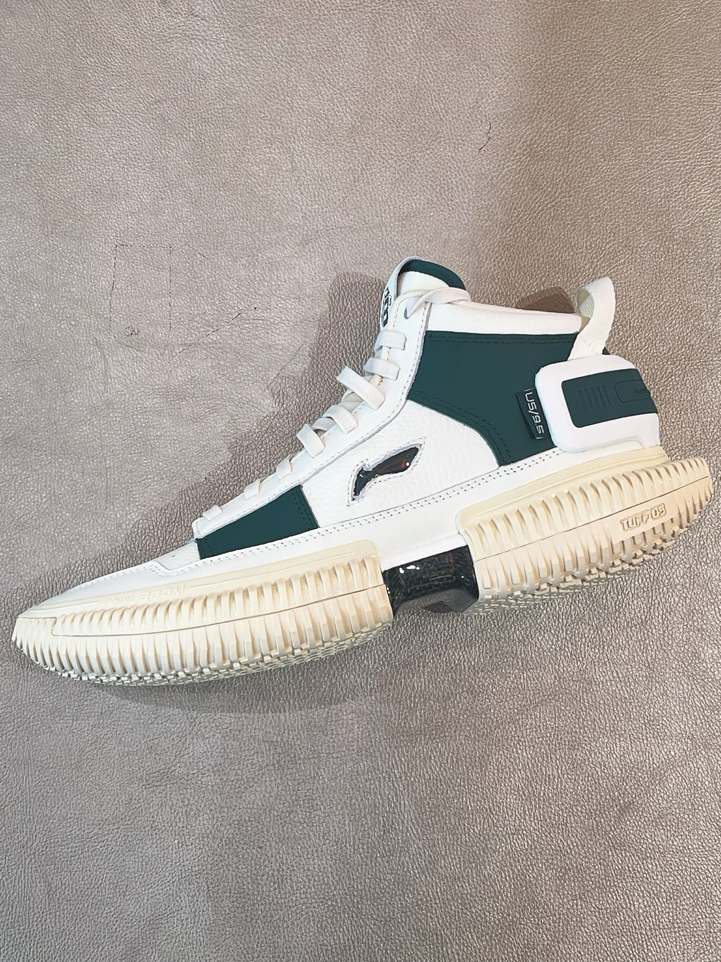 这双直击心巴|复古白绿实战鞋