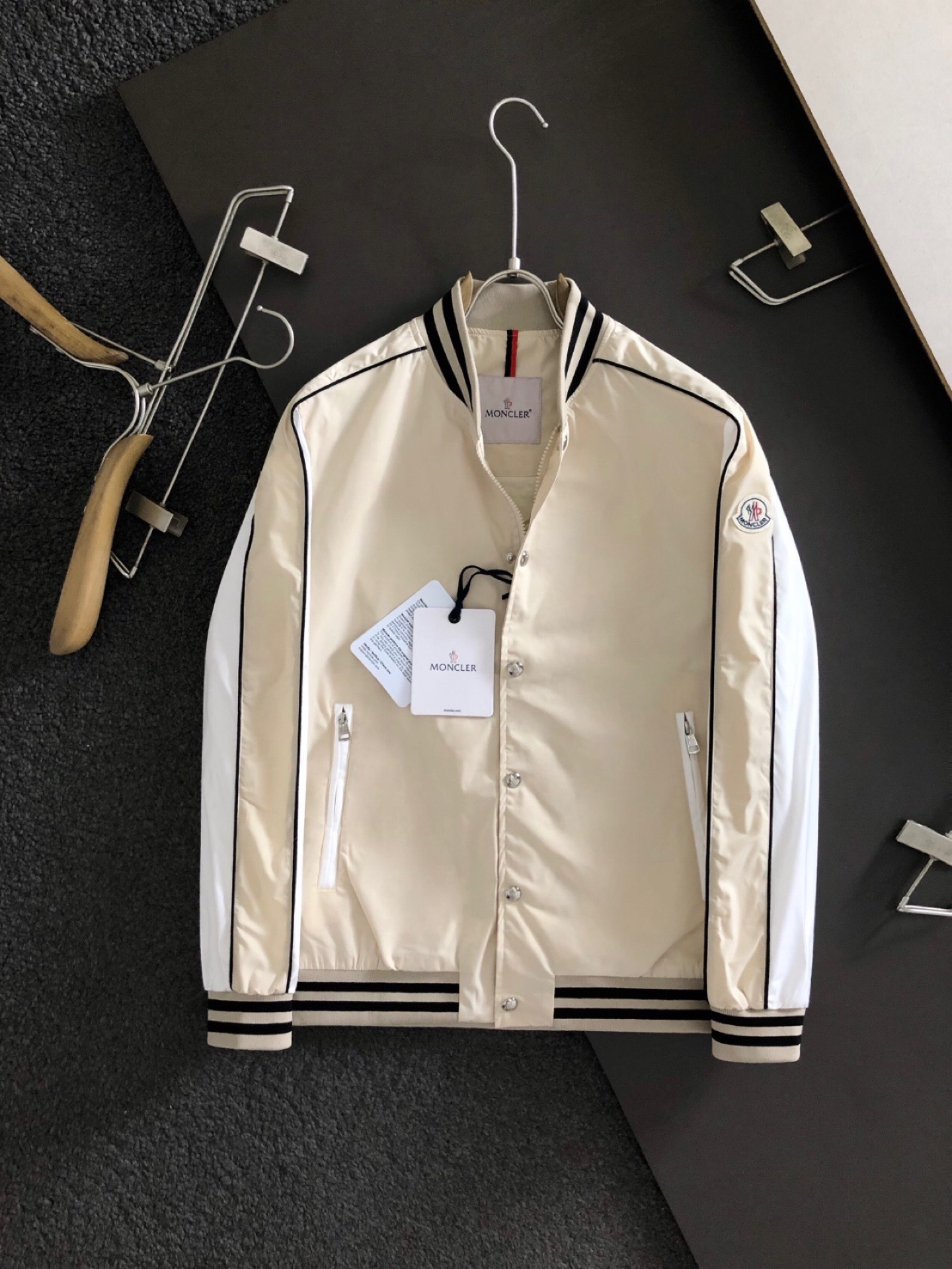 Копии люксовых брендов-moncler,высококачественнаякопияпортфеля