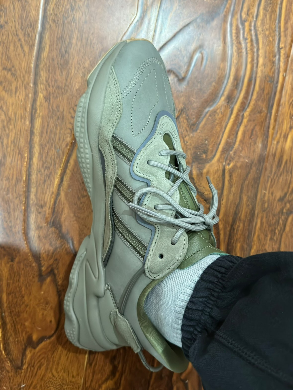 custom review-Adidas Ozweego Sneakers