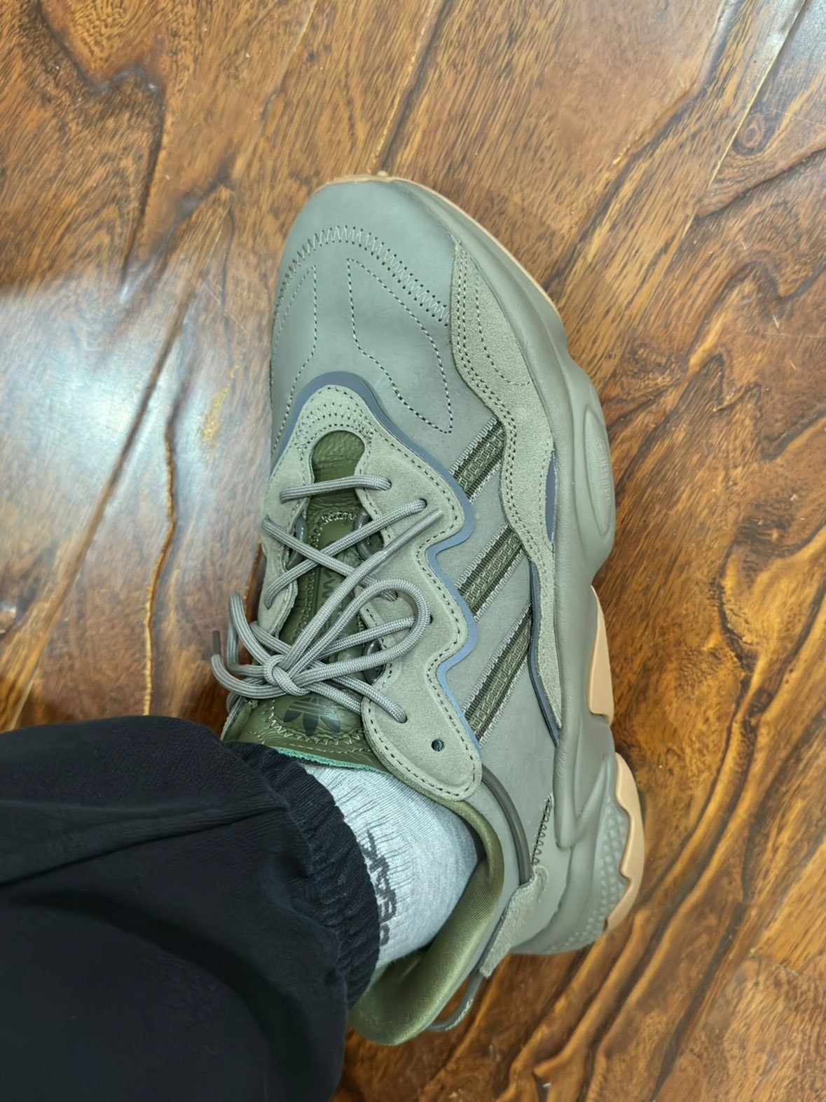 custom review-Adidas Ozweego Sneakers
