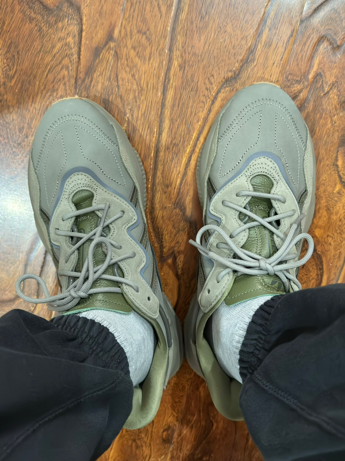 custom review-Adidas Ozweego Sneakers