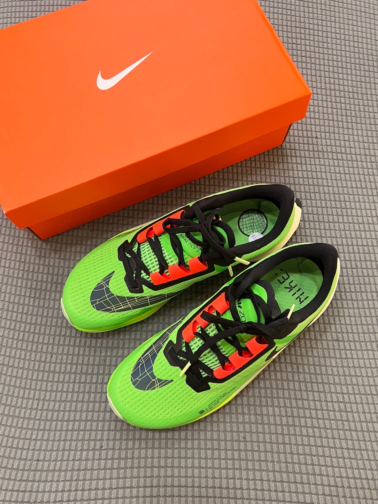 nike rival fly 3值得入手