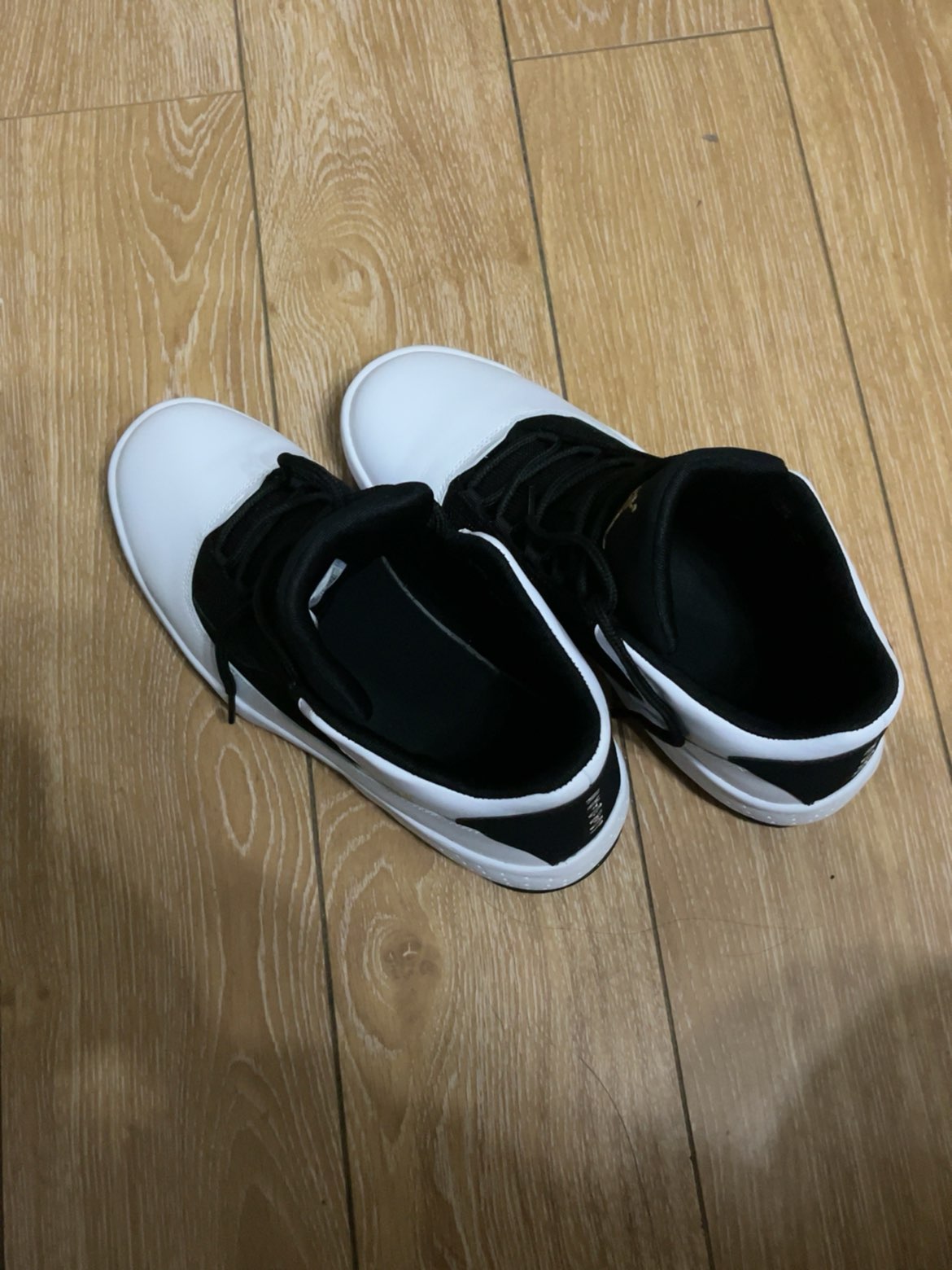 custom review-Jordan Max Aura 2 Амортизаторы Slip-resistant MID Топ Винтажные баскетбольные кроссовки Мужской Черный Белый