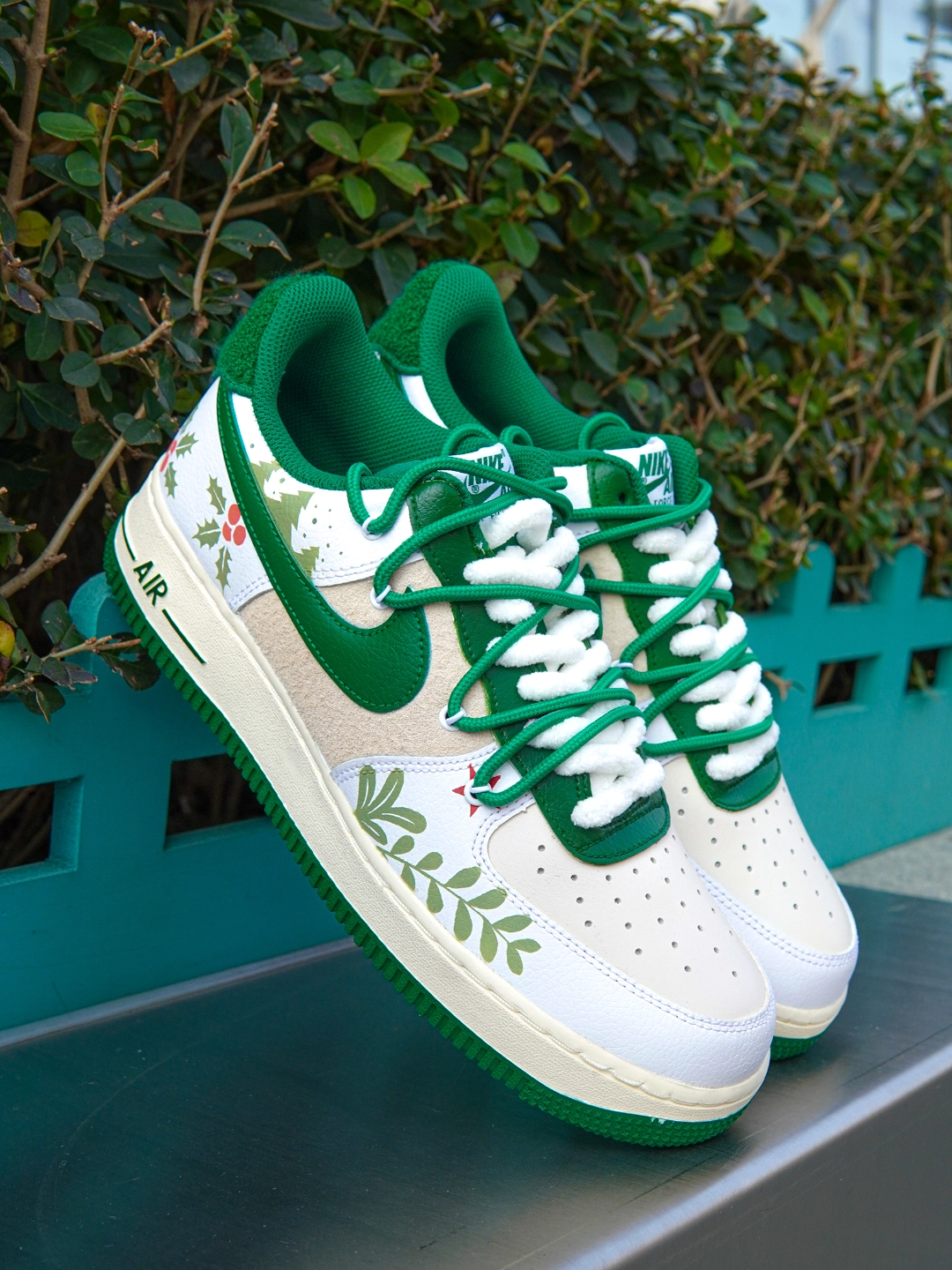 毛绒樱草绿板鞋,圣诞穿搭小心机