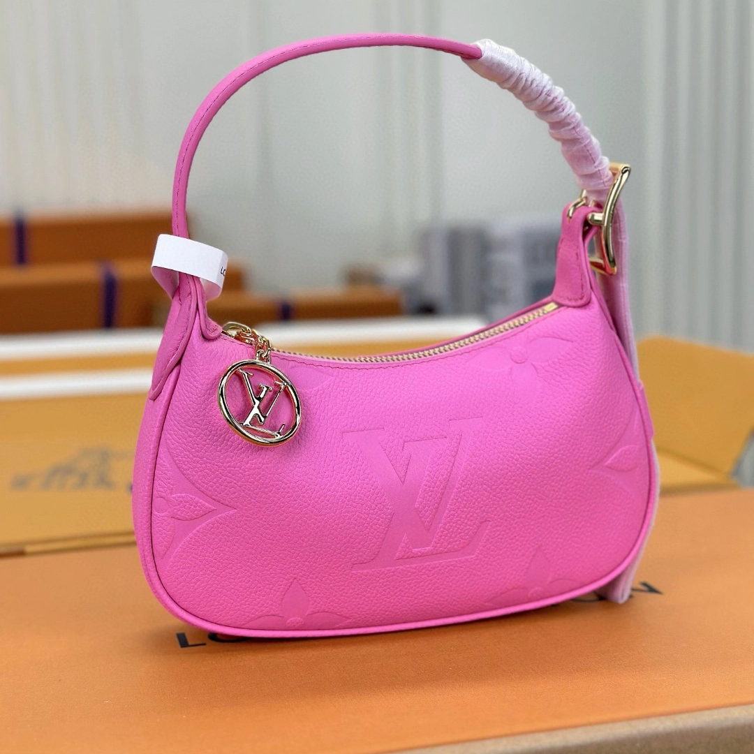 lv玫红手提包 这个颜色也是很芭比了😍😍#lv包包推荐 #lv女包