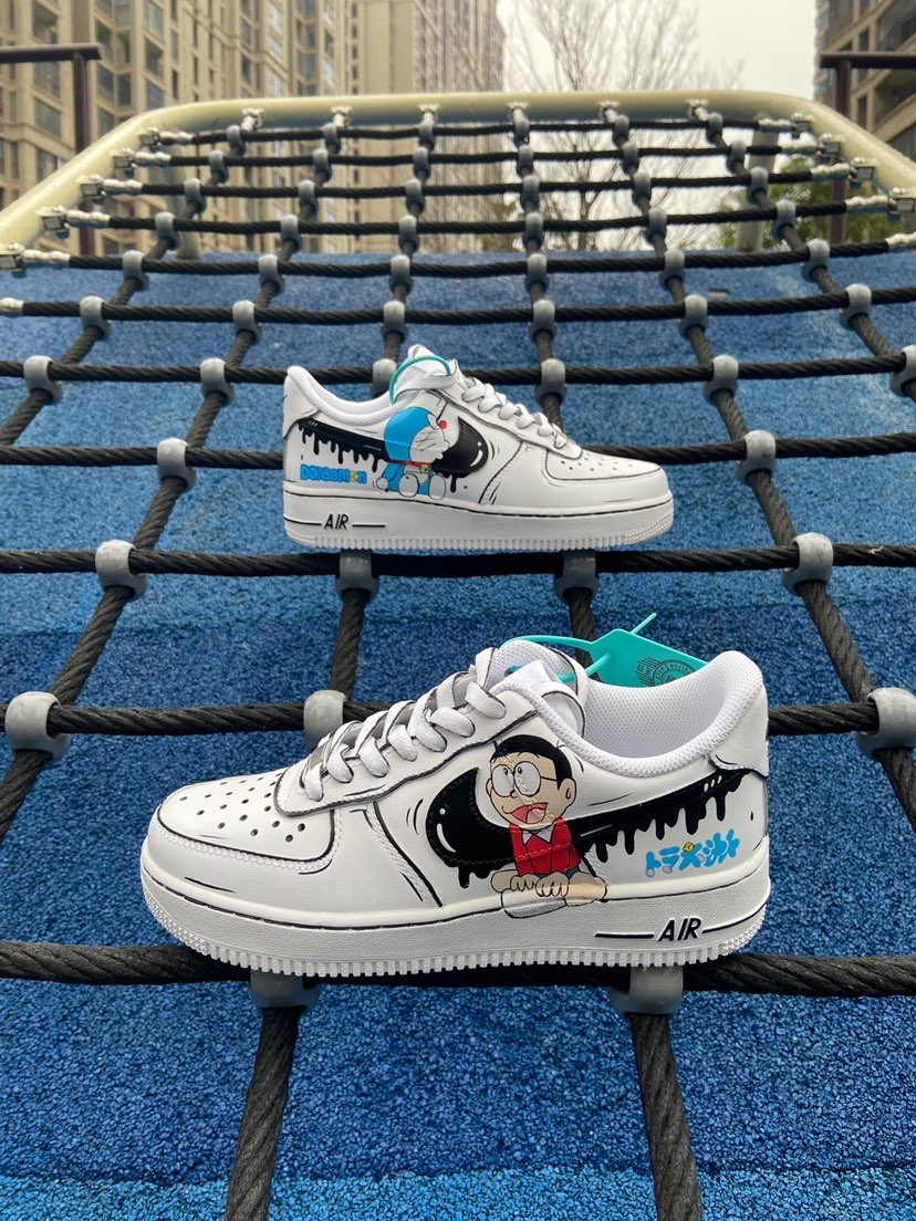 大雄与多啦a梦二次元空军一号涂鸦