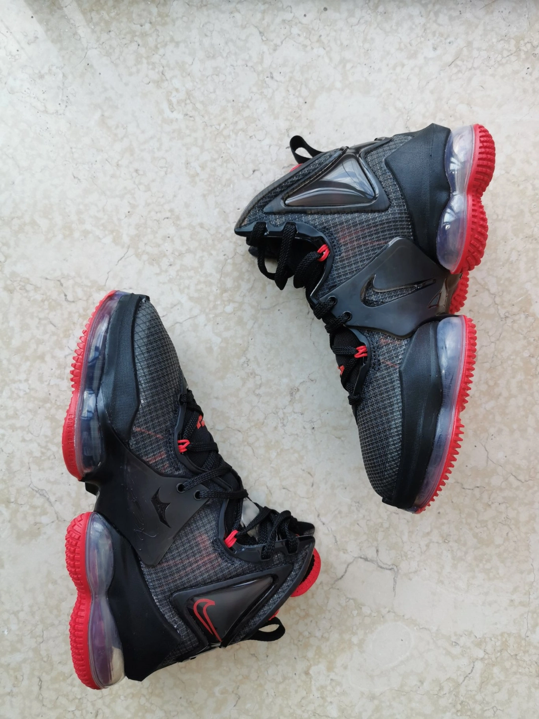 詹姆斯19代篮球鞋!冲击总冠军