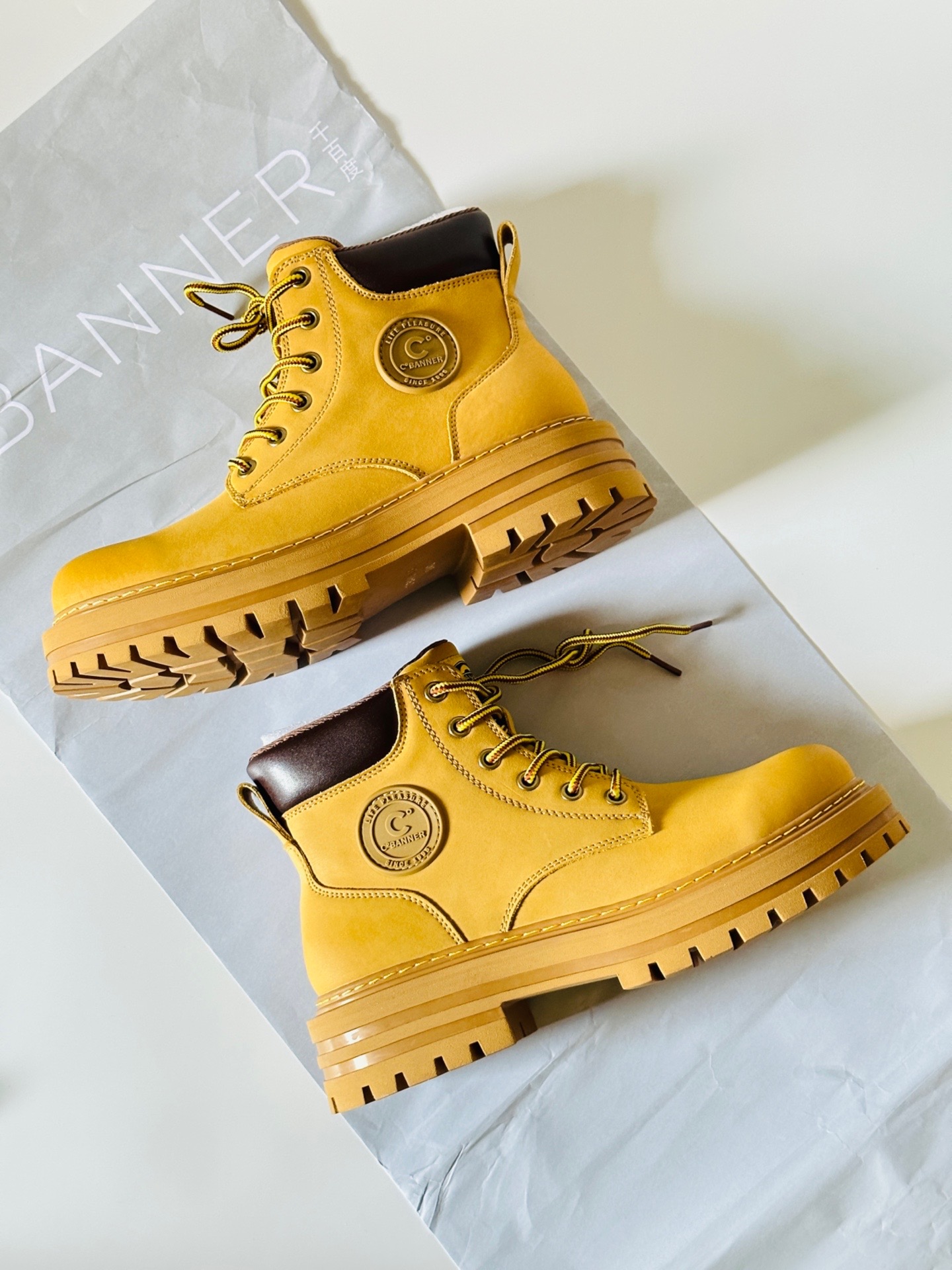 七夕送一双大黄蜂马丁靴