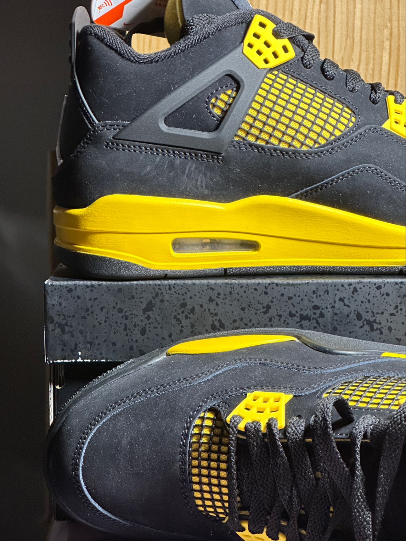 custom review-Jordan 4 Retro Thunder 2023