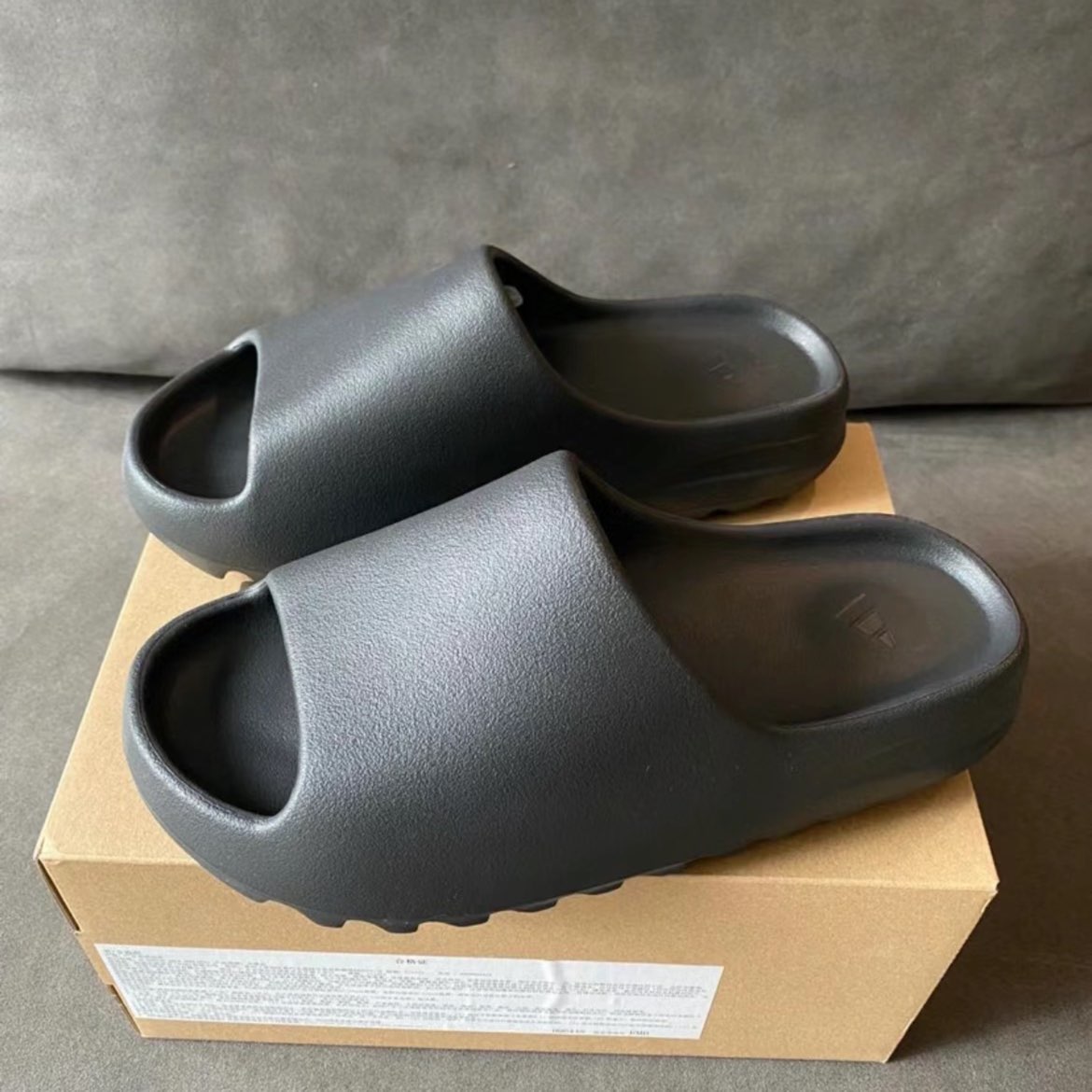 custom review-Adidas Originals Yeezy Slide Onyx