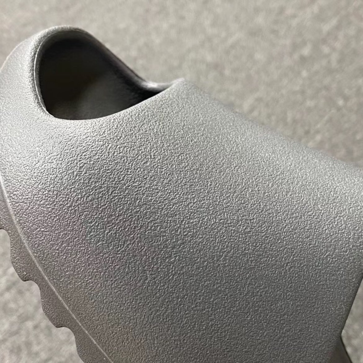 custom review-Adidas Originals Yeezy Slide Onyx