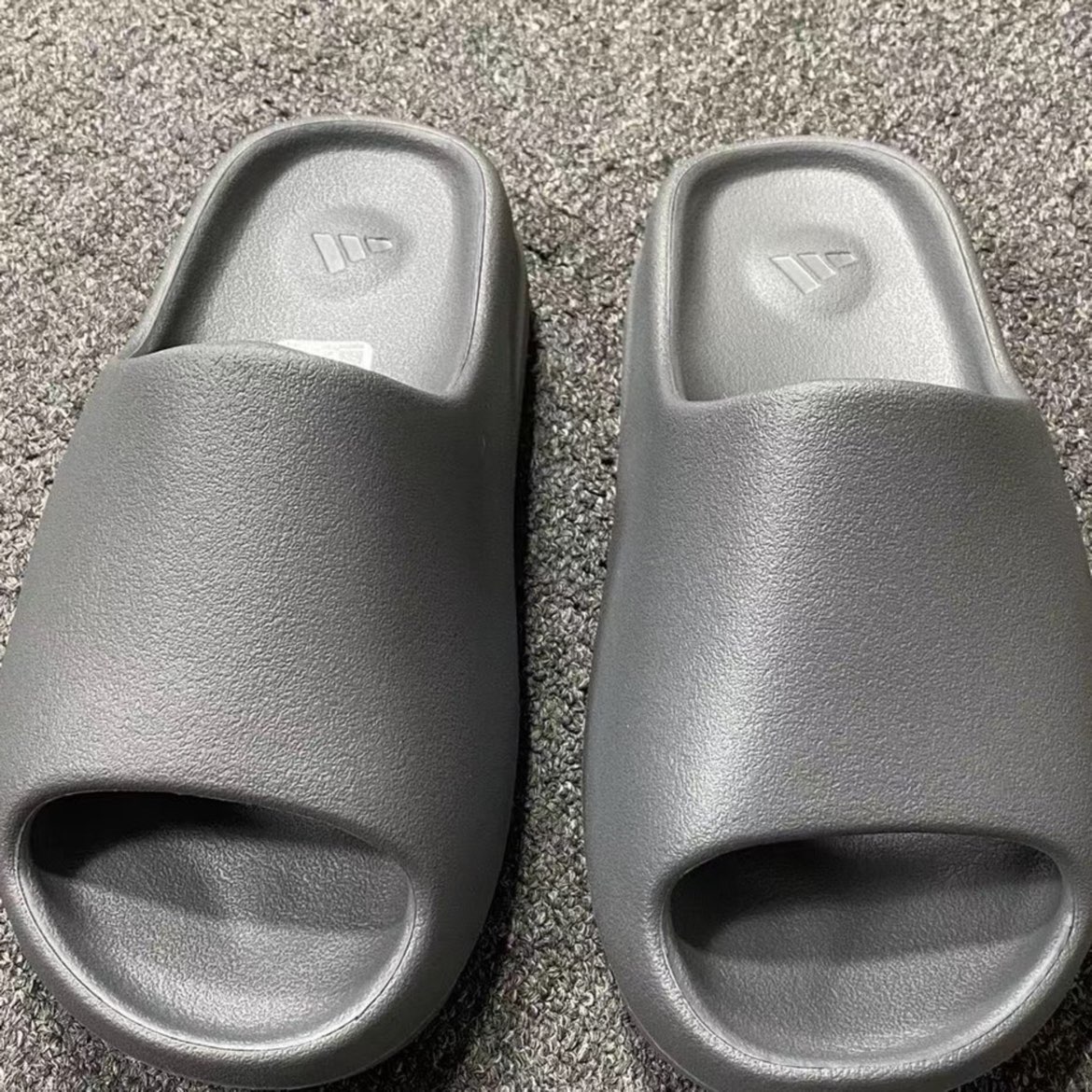 custom review-Adidas Originals Yeezy Slide Onyx