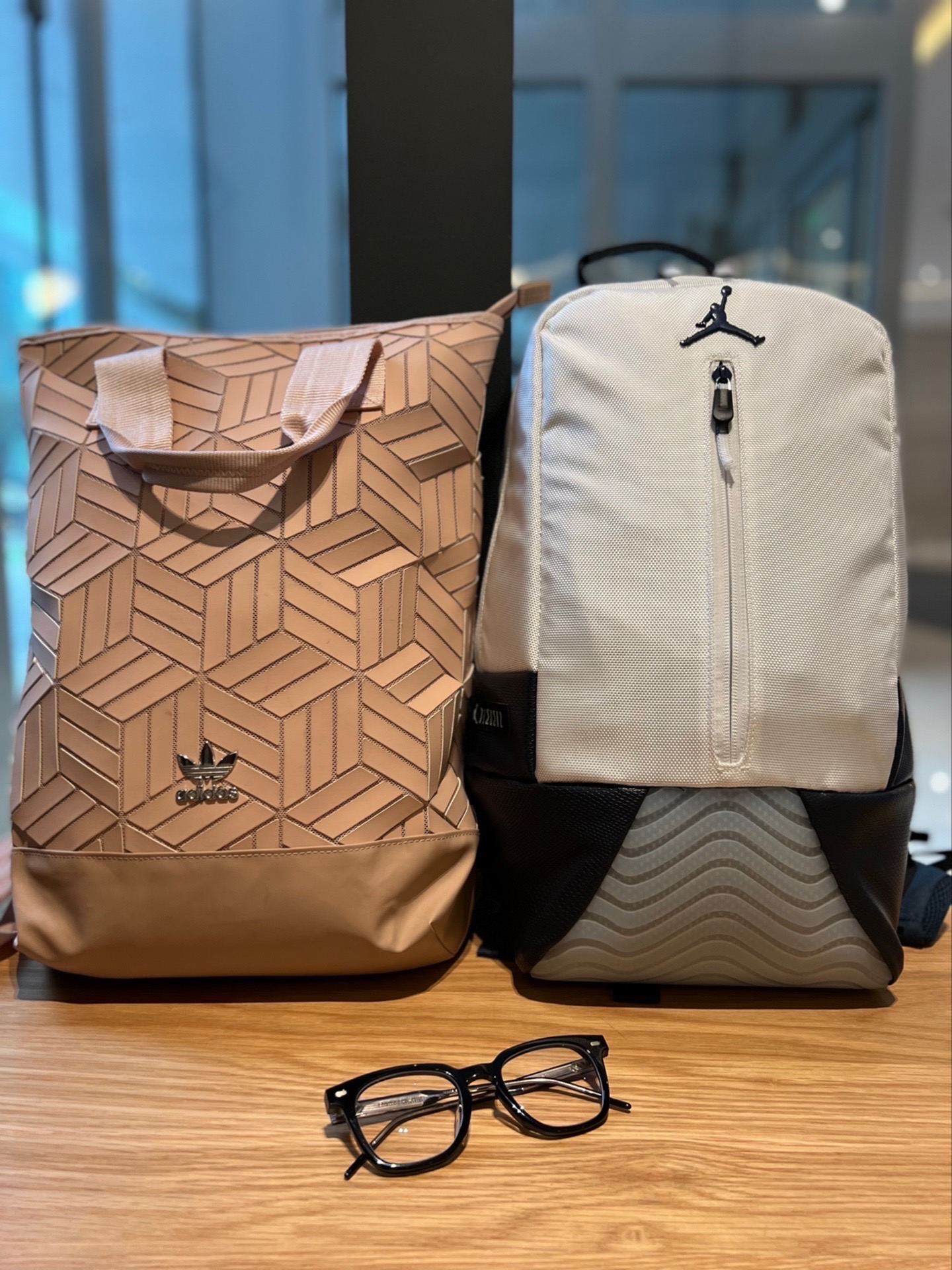 aj11风格大容量双肩包