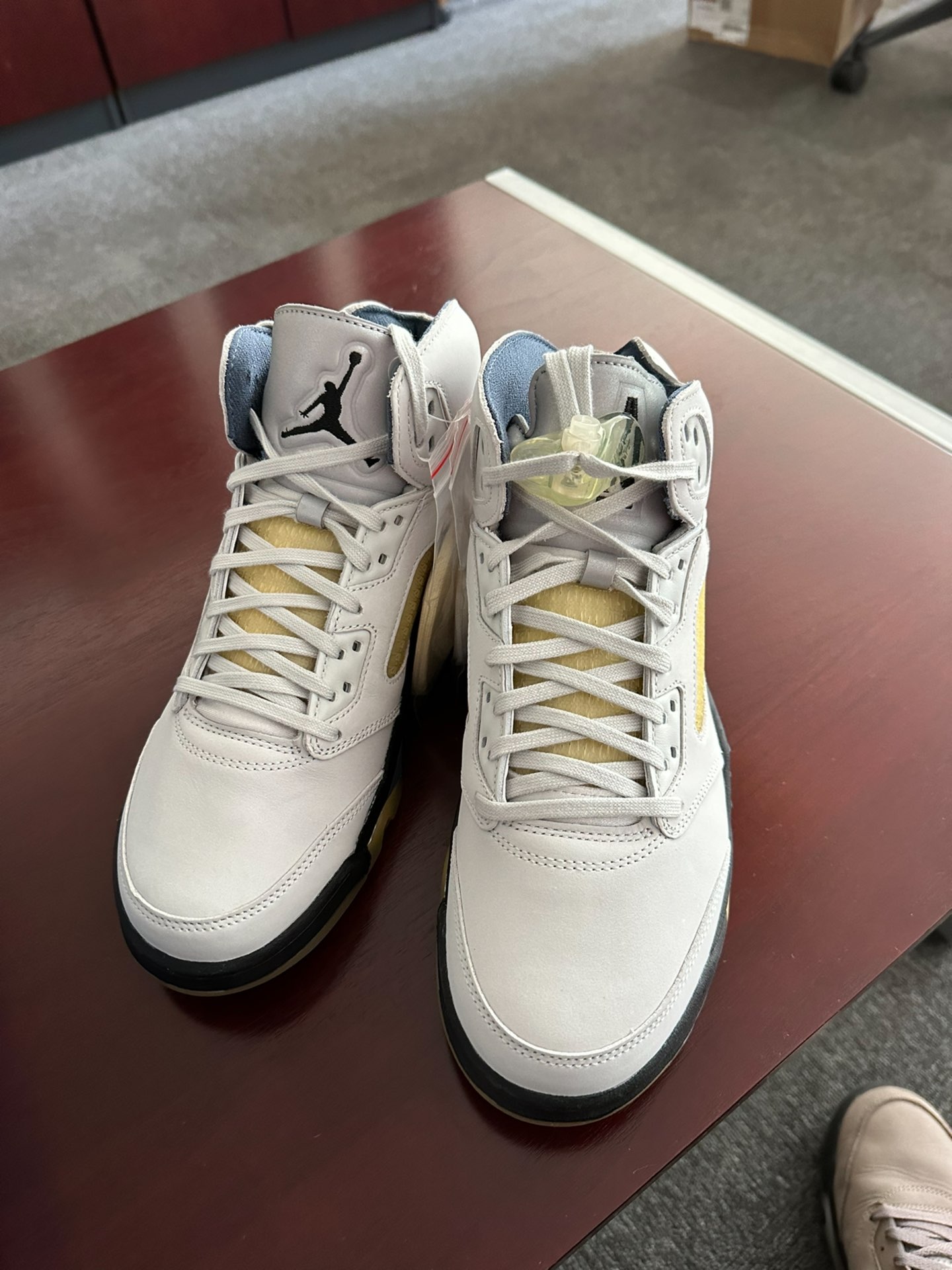 custom review-A MA MANIÉRE X JORDAN Air Jordan 5 'Фотонная пыль' Высокие кеды Винтажные баскетбольные кроссовки Женские Белые