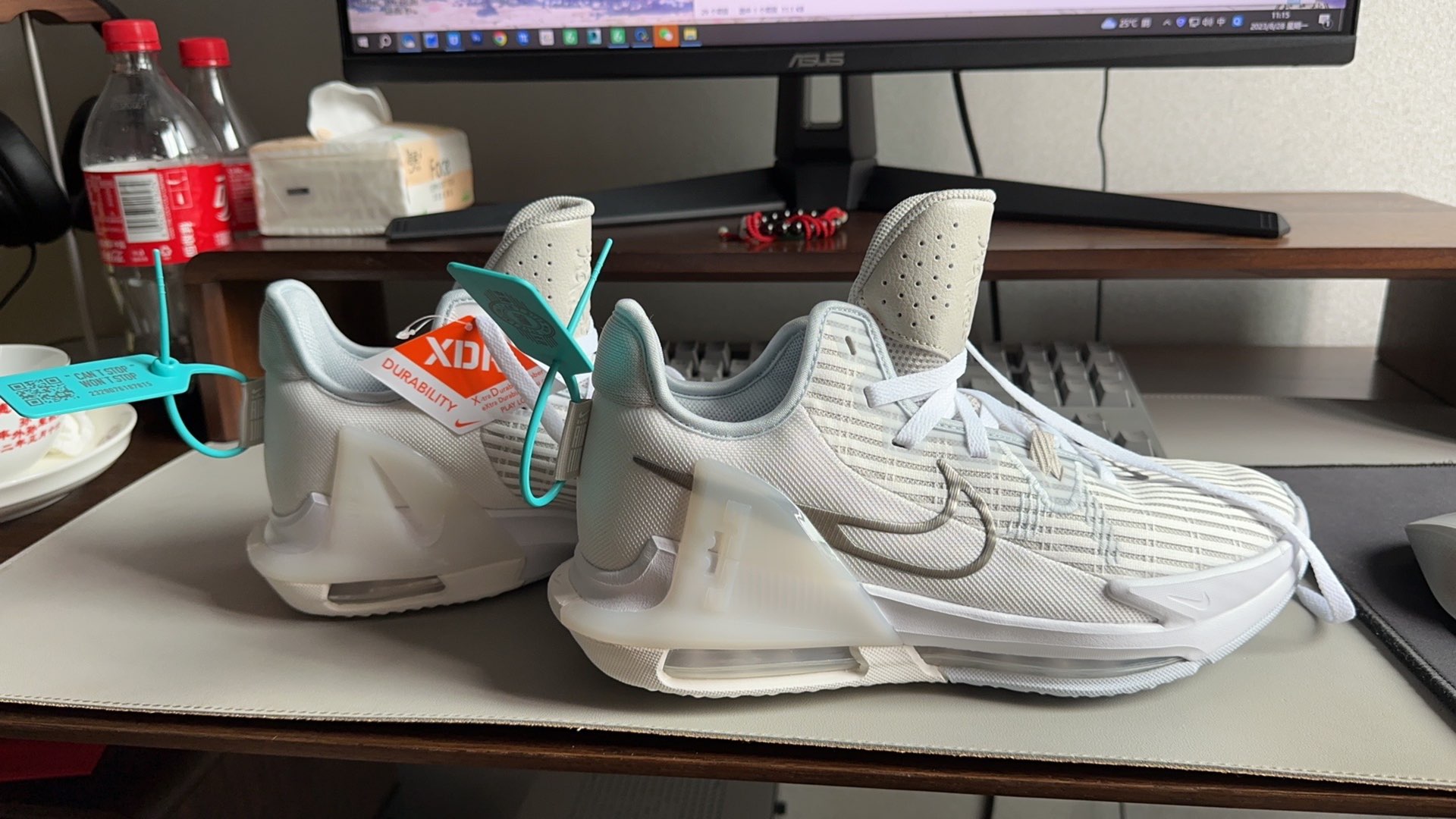 custom review-Nike Lebron Witness 6 EP 'White Metallic Pewter'