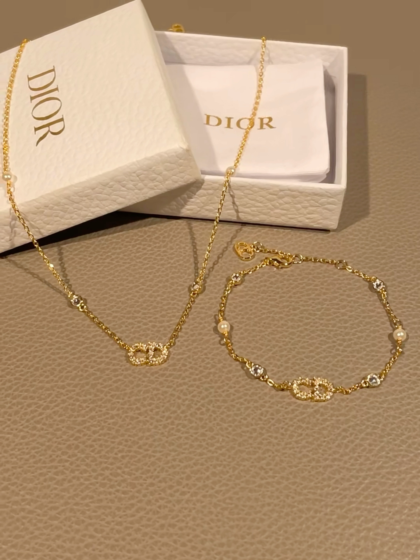 22岁全款拿下dior迪奥cd字母项链手链,未来可期