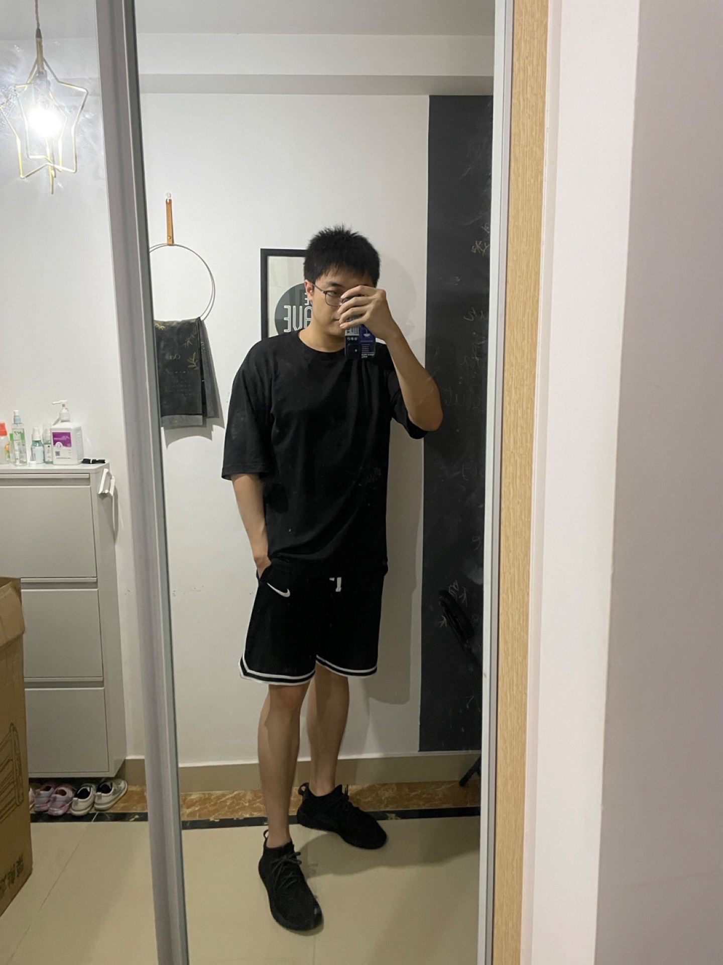 yeezy 350 初代 黑武士 穿搭