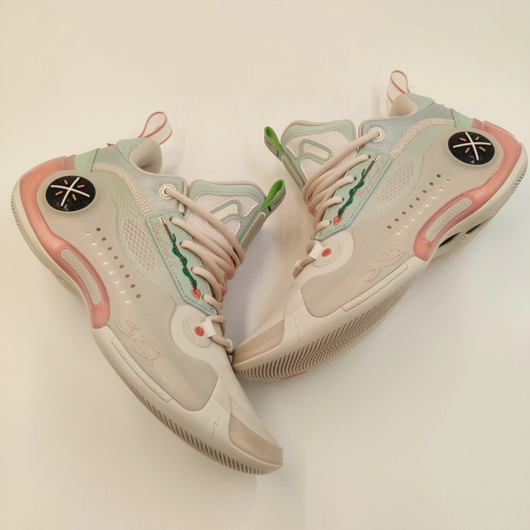 custom review-LINING Way Of Wade 10 Low - Valentine's Day