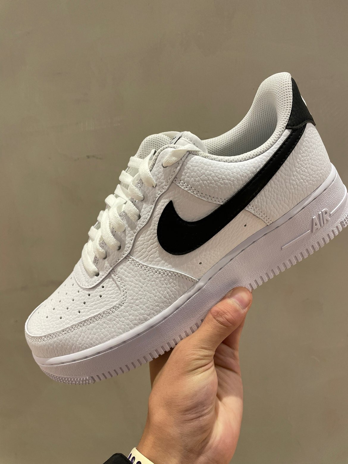 nike air force 1 黑白 小权志龙