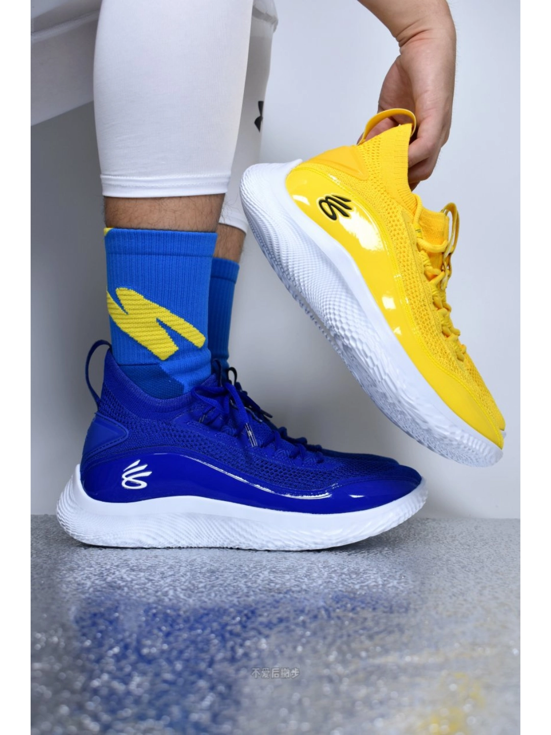 库里8当然是要配黄蓝鸳鸯啦!