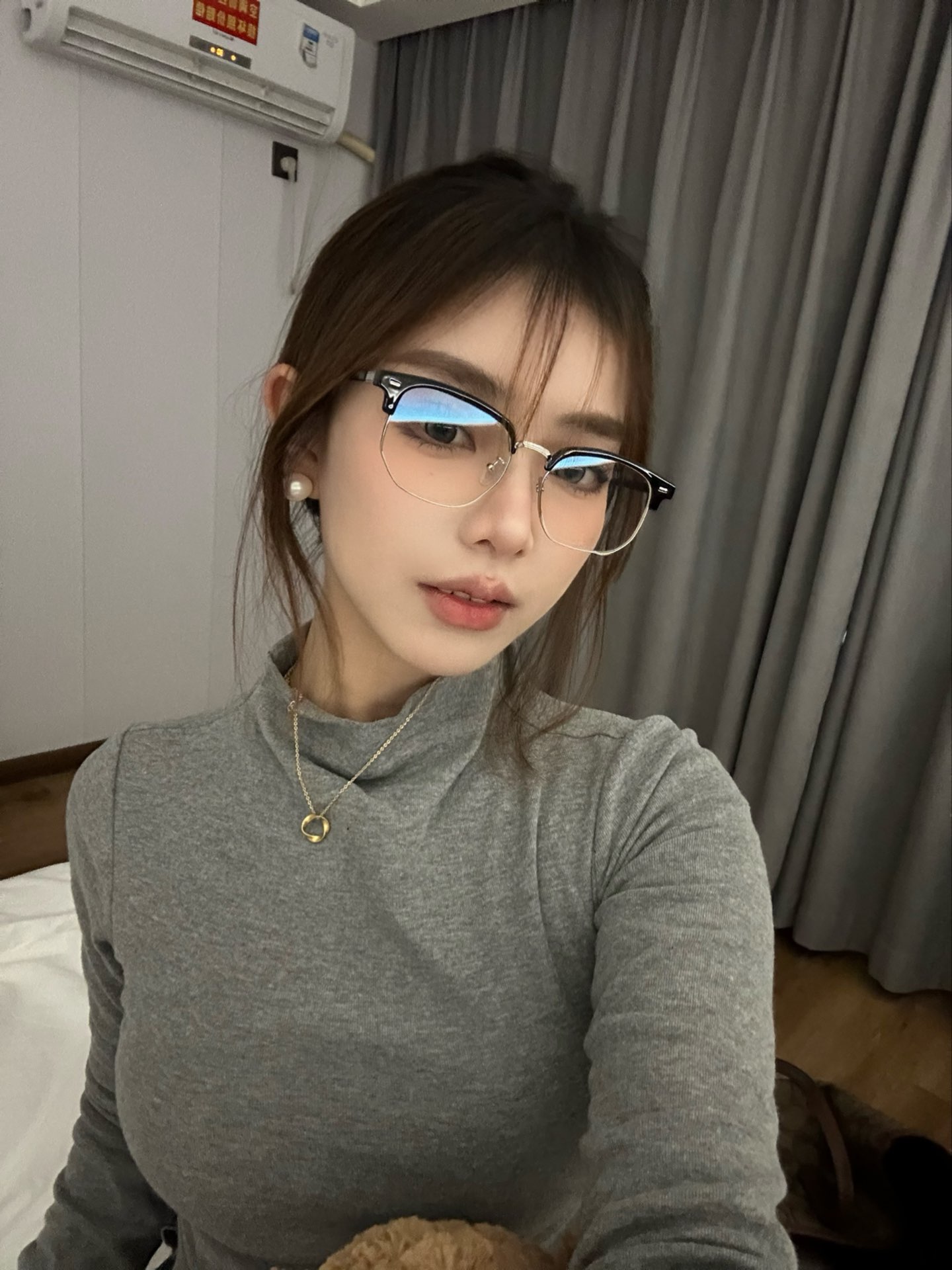 酷酷眼镜