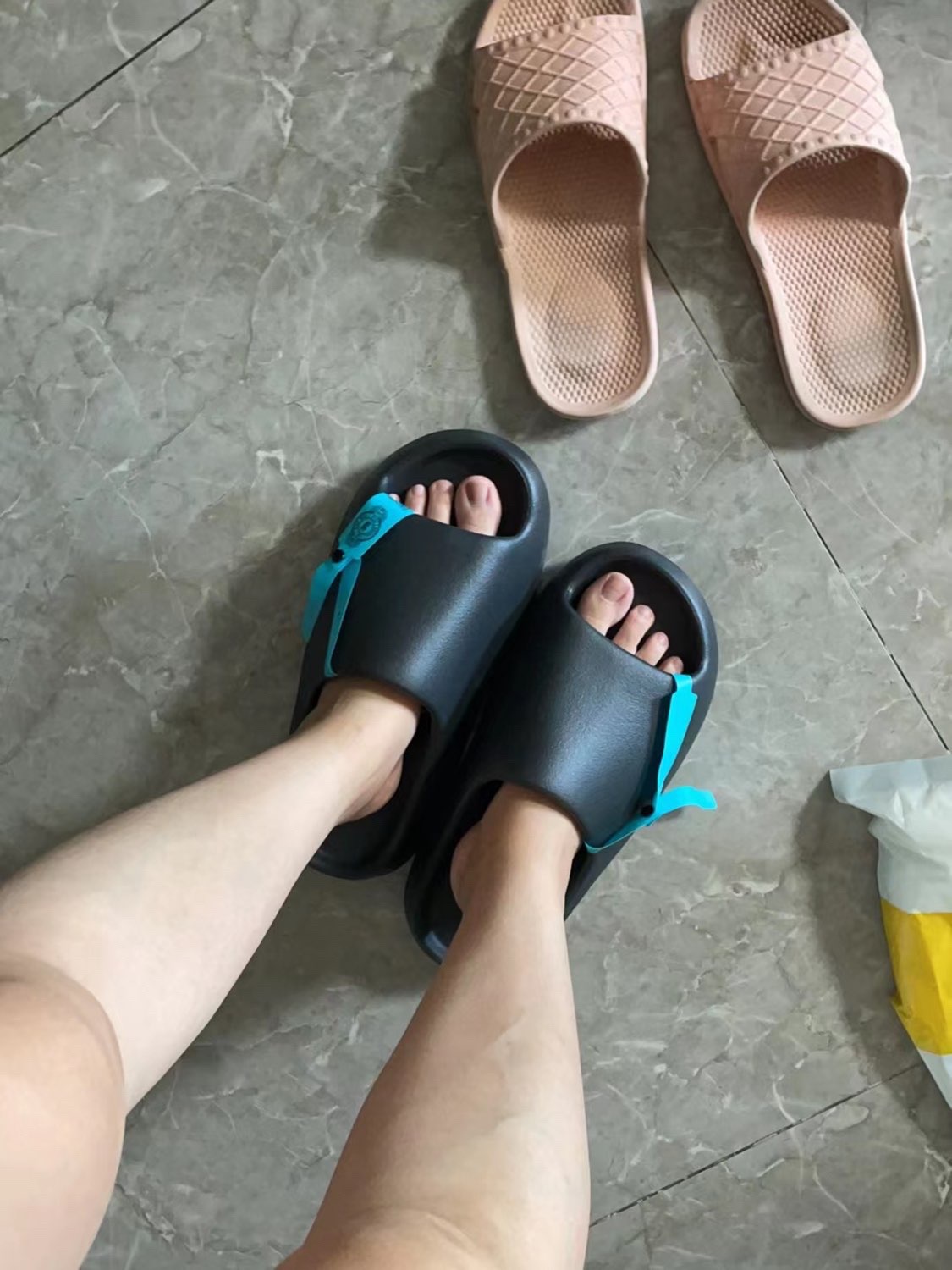 custom review-Adidas Originals Yeezy Slide Onyx