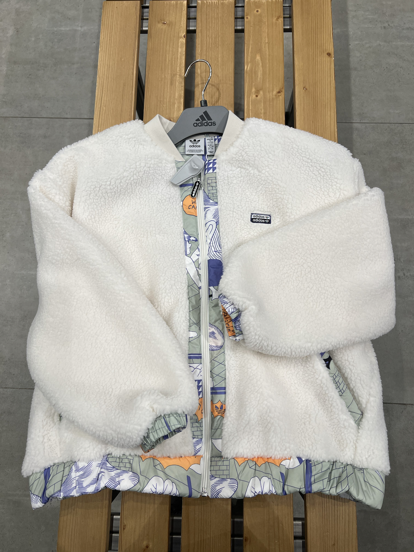 ootd外套 #我的宝藏夹克外套 #冬天的快乐是羊羔毛给的  adida