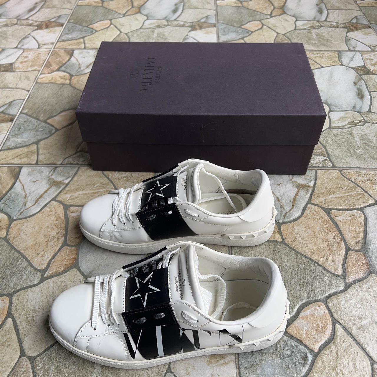 华伦天奴小白鞋40.5码