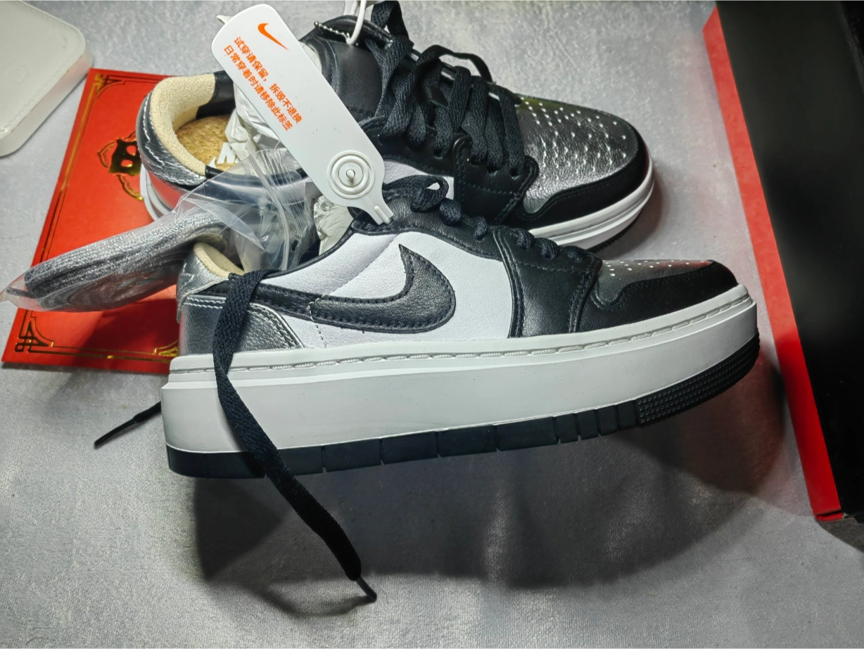 aj1黑银掉漆图片