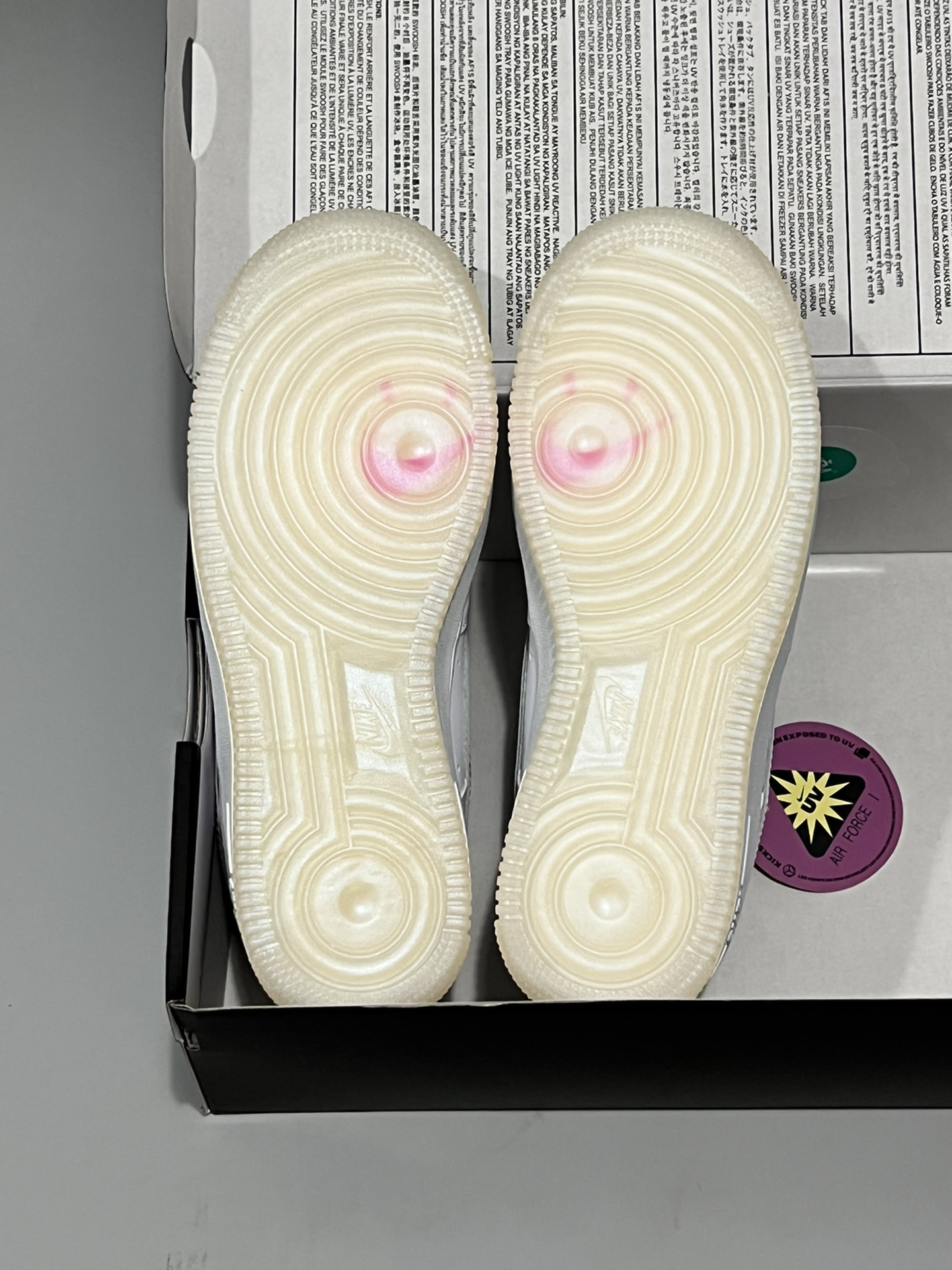 简约又不简单的热感应 nike air force 1