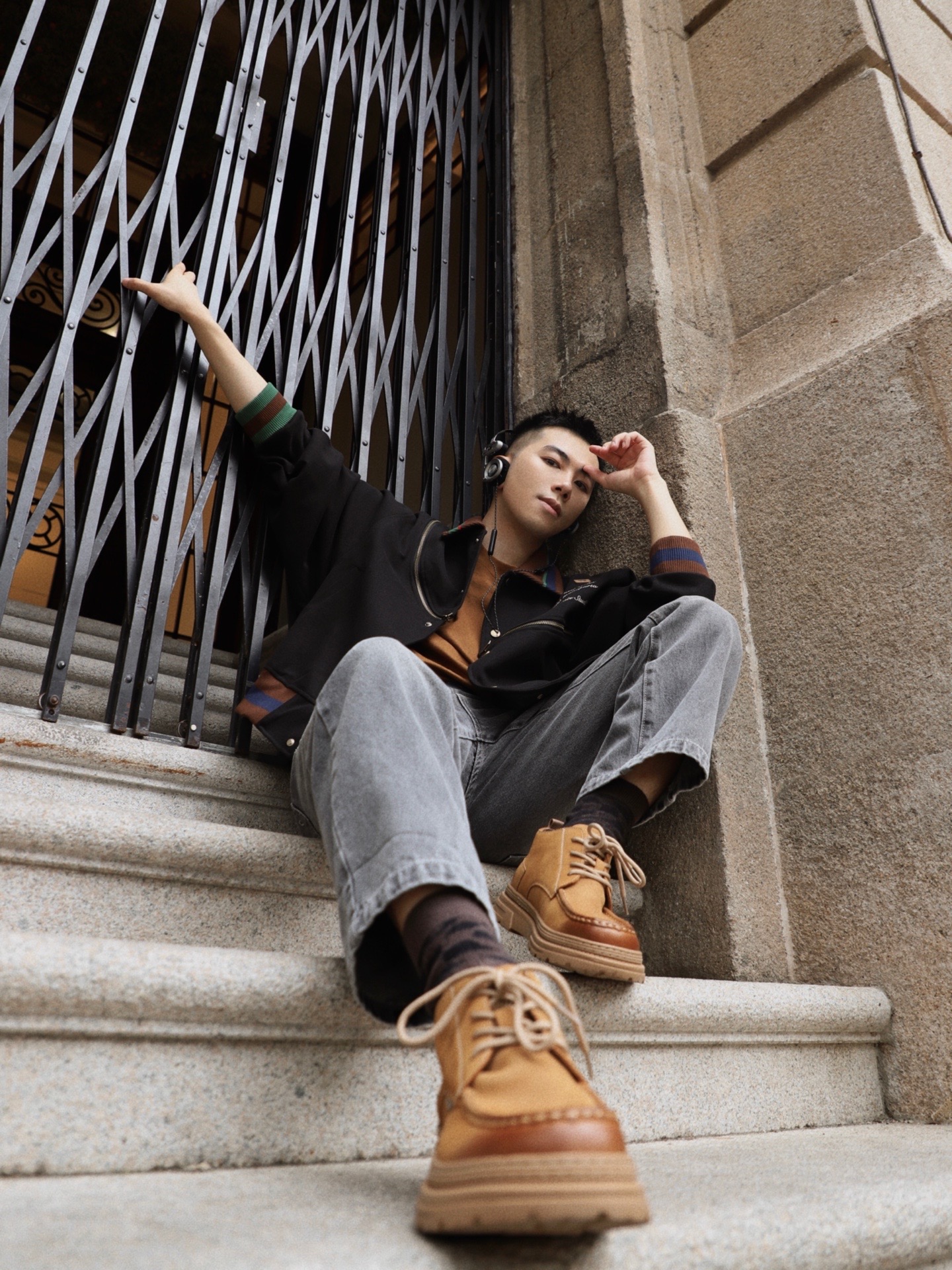 越做作越好看 一学就会的男生拍照姿势