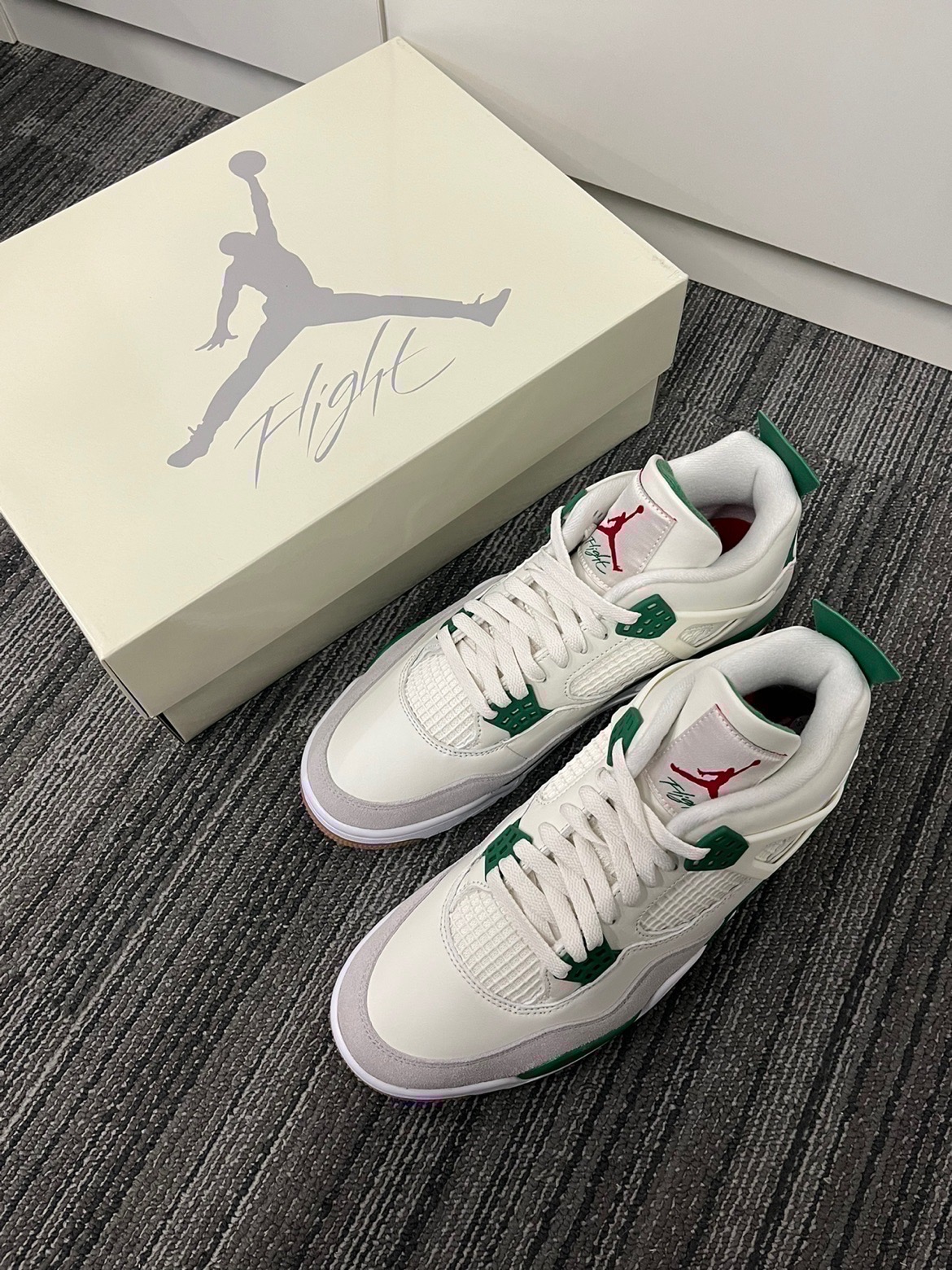 JORDAN 4 Retro Sb Pine Green - POIZON