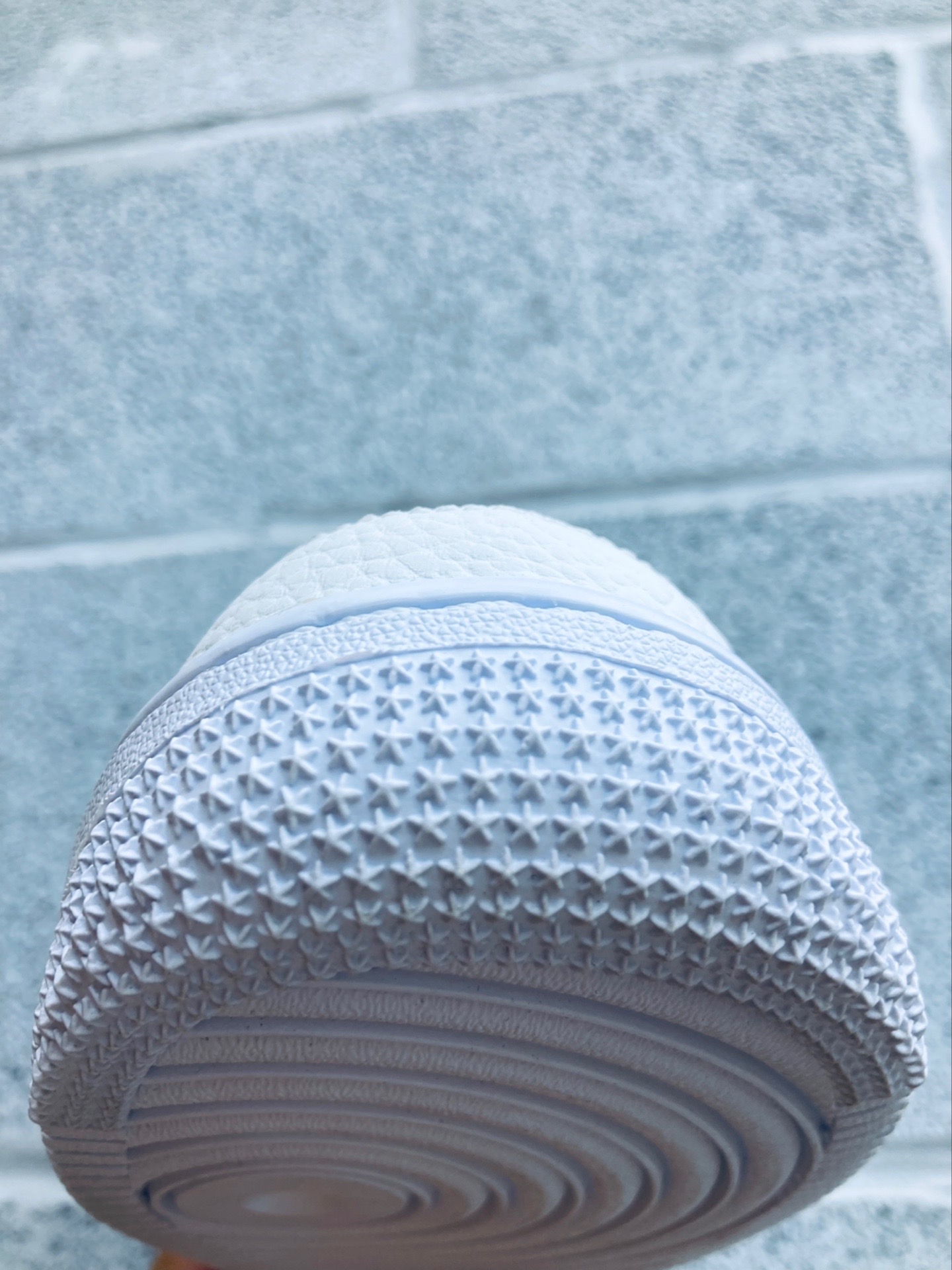 当你以仰视视角看鞋