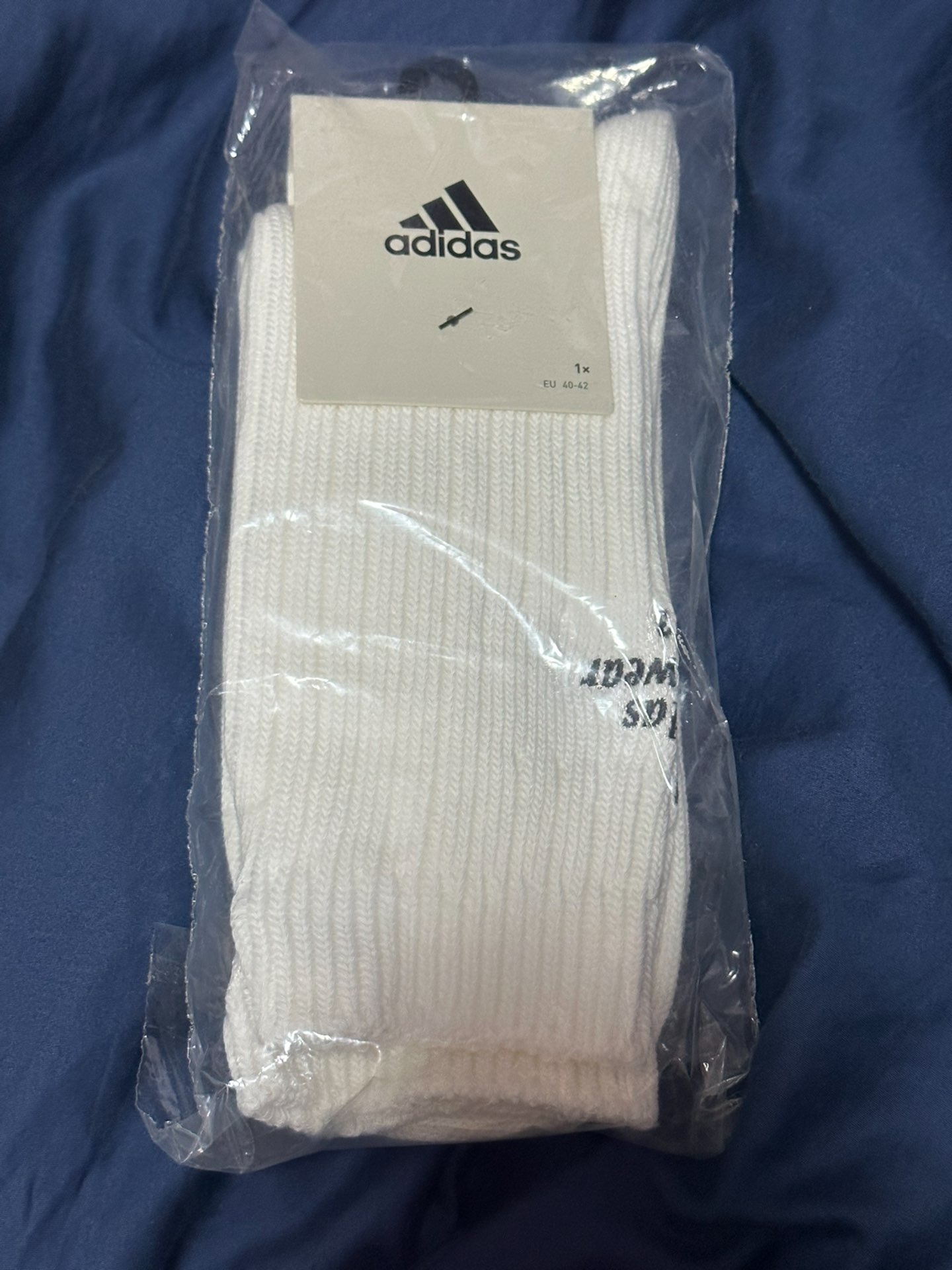 好看的一双白袜子!阿迪达斯!yyds
