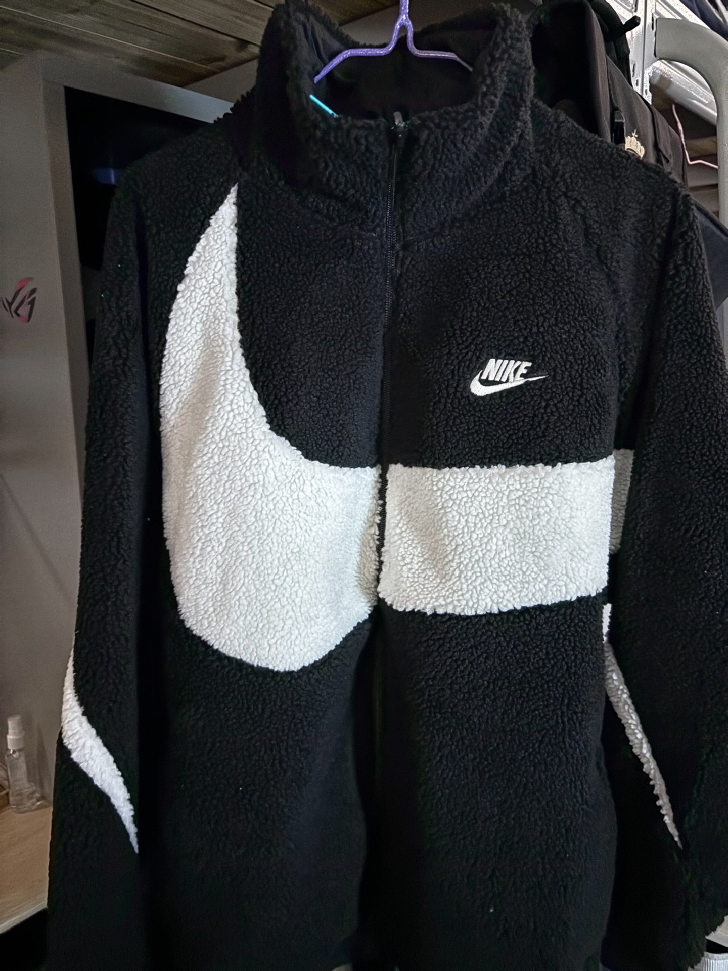 custom review-Nike Big Swoosh Reversible Boa Jacket Asia Sizing Black White