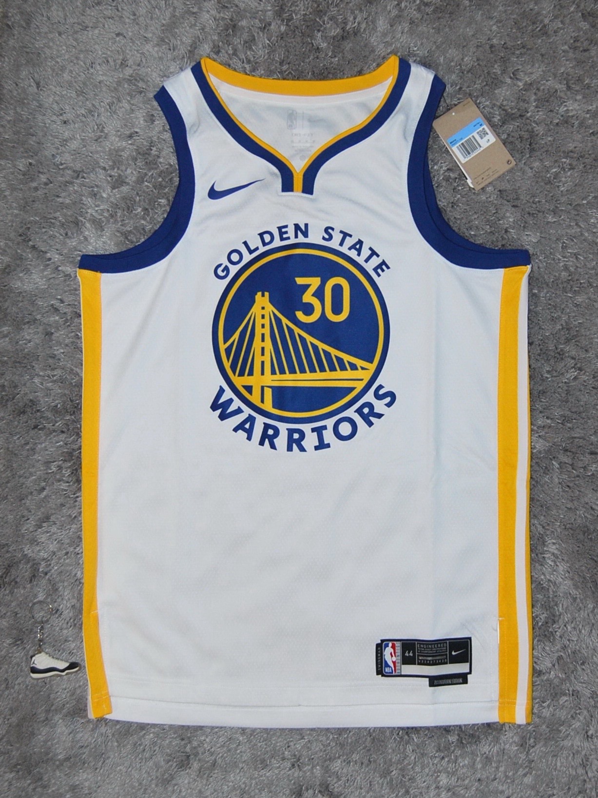 nike库里勇士队主场球衣