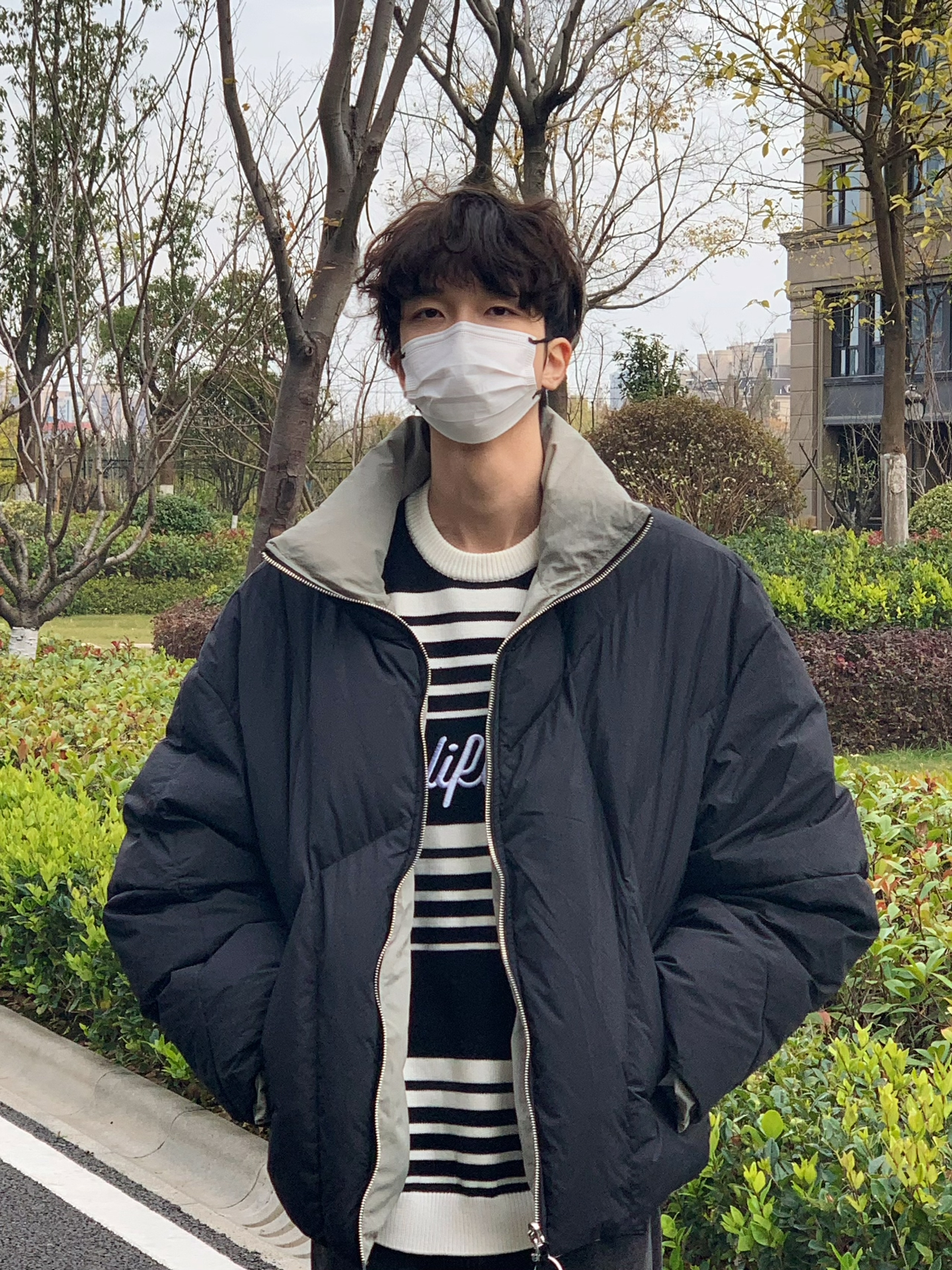 冬季黑色系羽绒服真的帅