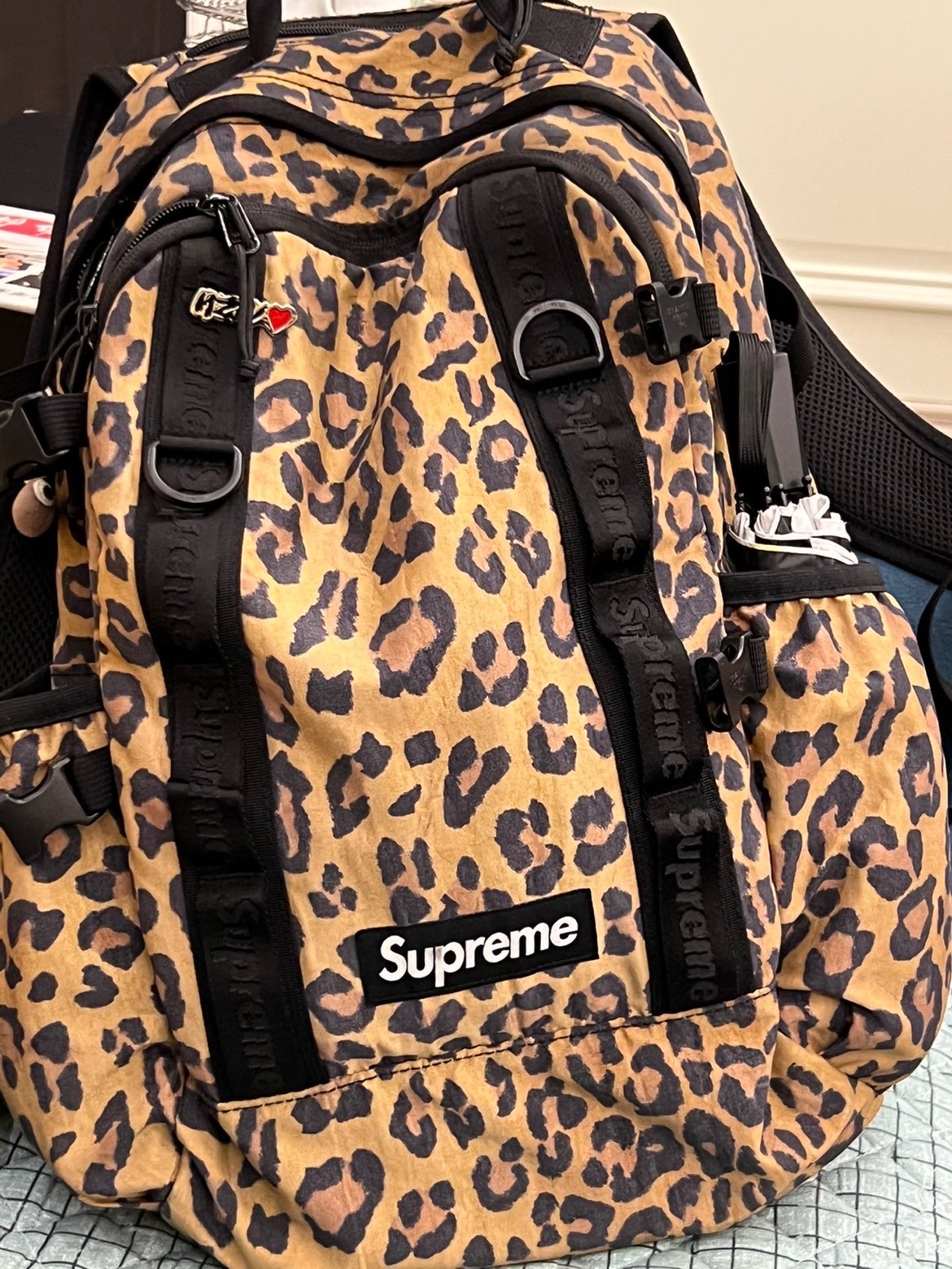 supreme豹纹书包