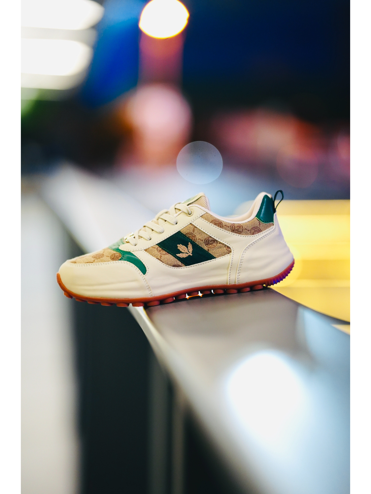 质感出色,这双枫叶鞋真的很显贵气